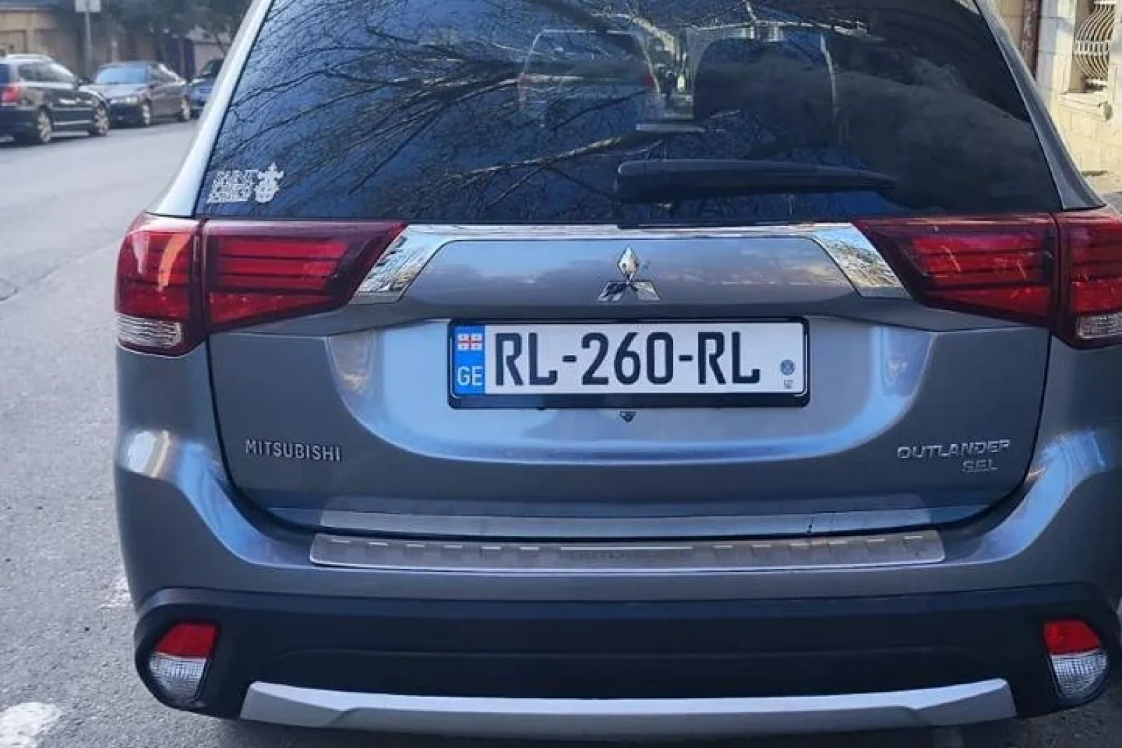 Huren Mitsubishi Outlander  Grijs 2017 in Tbilisi - 2 