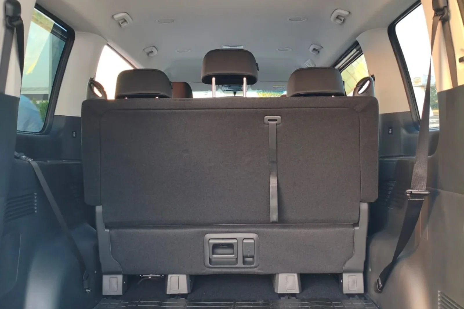 Huren Hyundai Staria  Zwart 2024 in Tbilisi - 5 