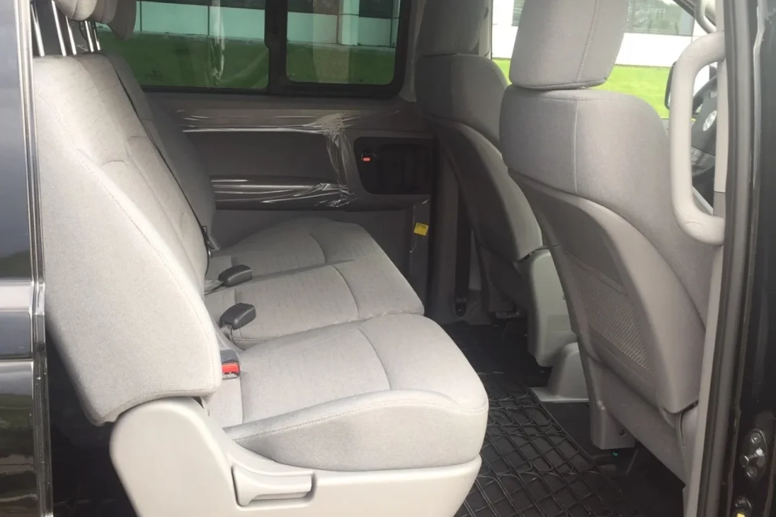 Huren Hyundai H1  Zwart 2019 in Tbilisi - 4 