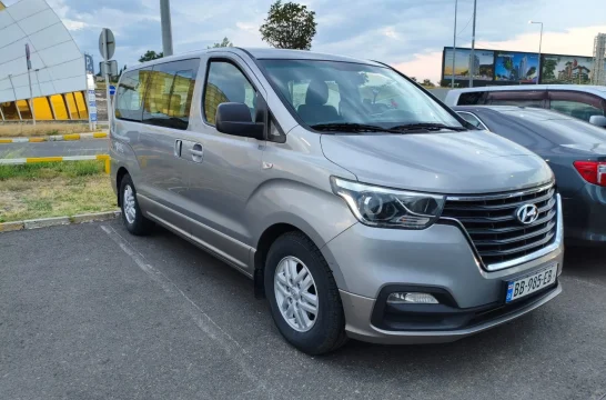 Hyundai H1 Grijs 2018
