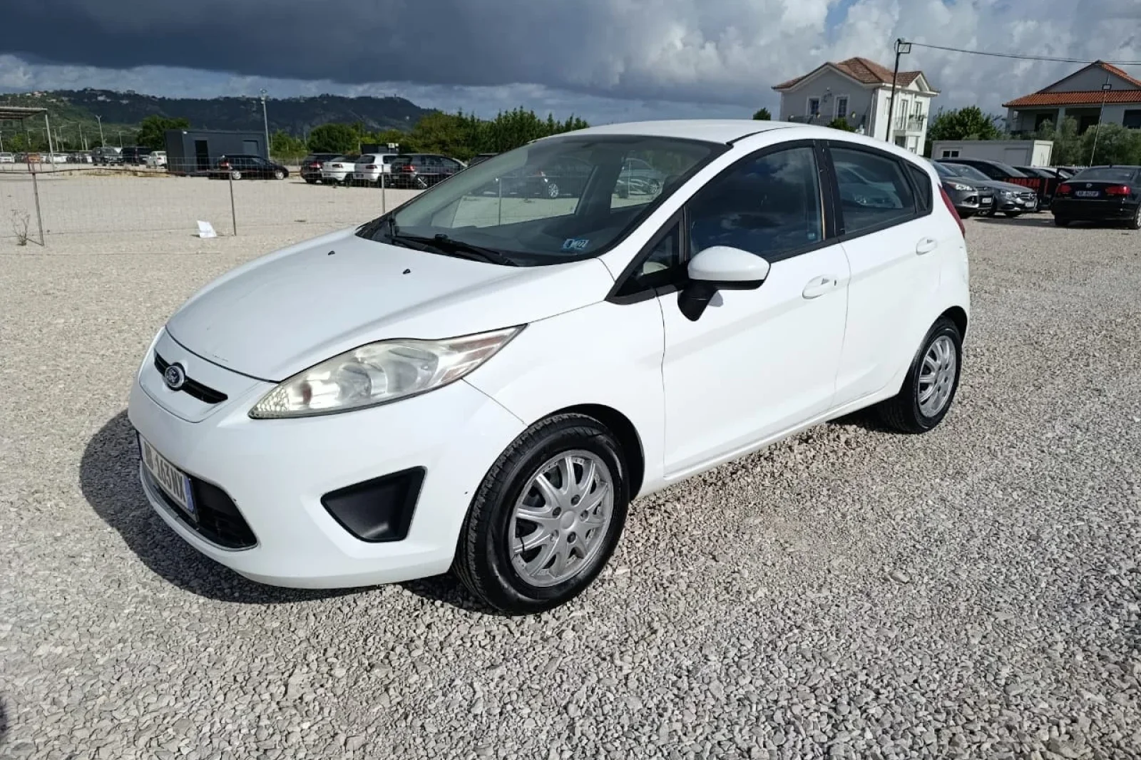 Rent Ford Fiesta  White 2014 in Tirana - 2 