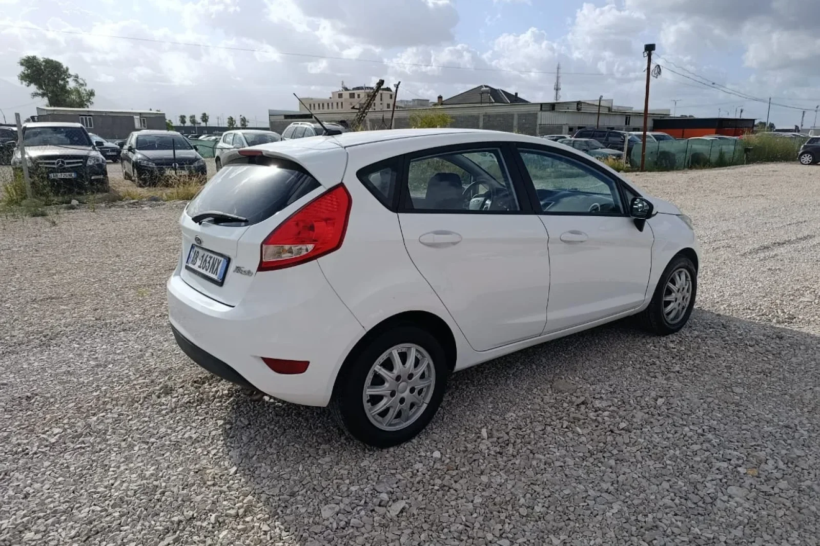 Rent Ford Fiesta  White 2014 in Tirana - 3 