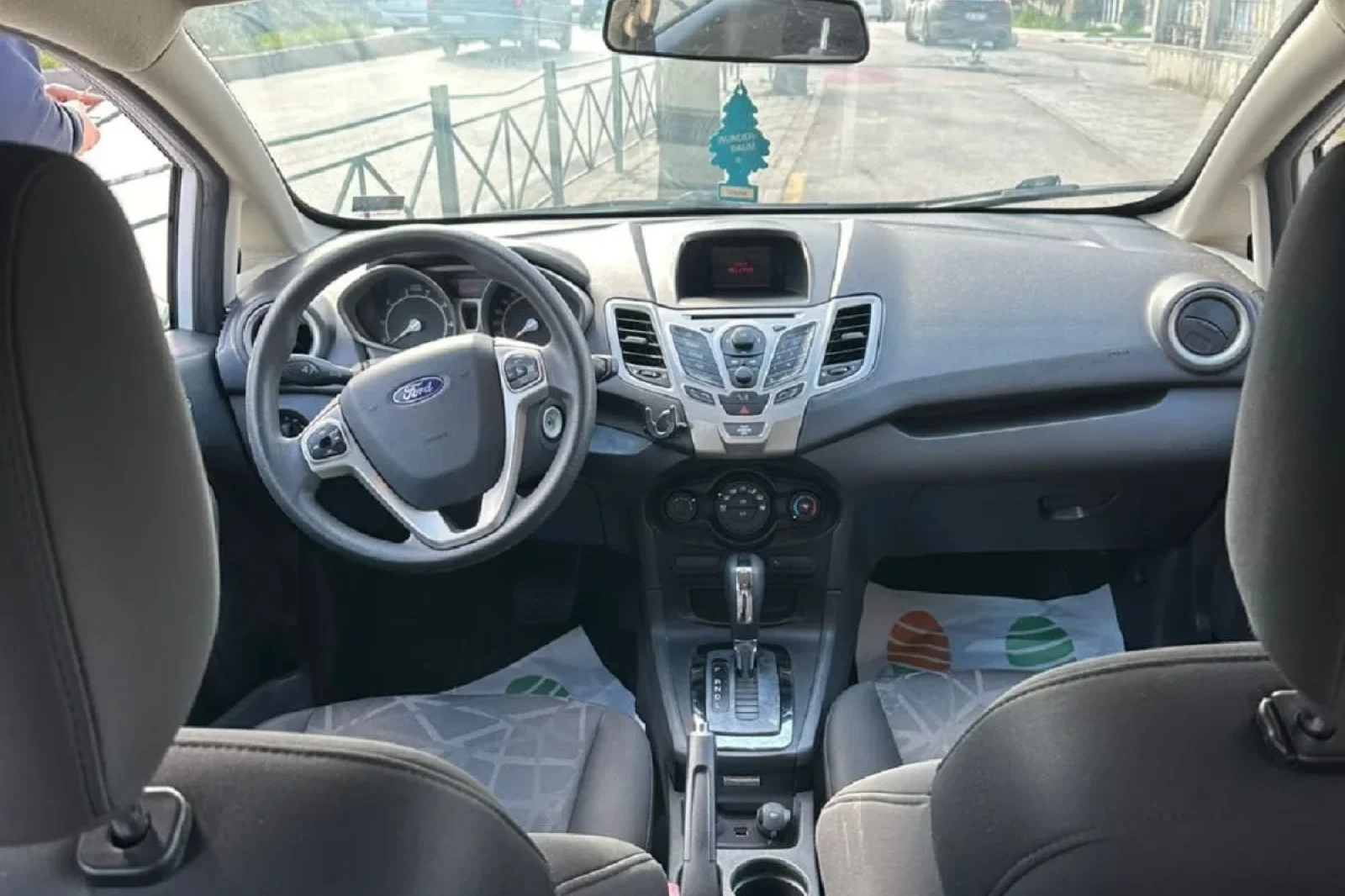 Rent Ford Fiesta  White 2014 in Tirana - 4 