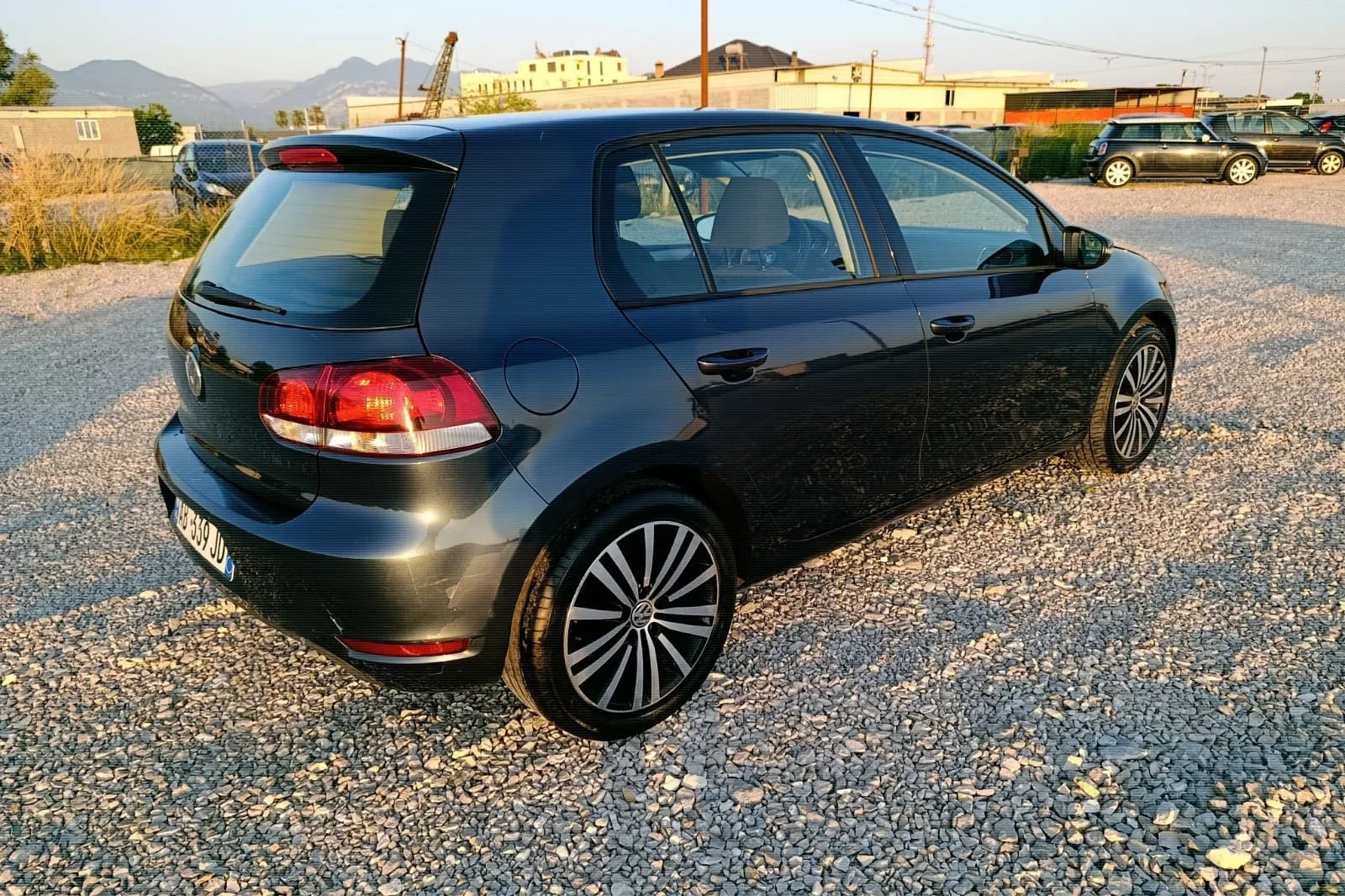 Huren Volkswagen Golf 6 Zwart 2014 in Tirana - 3 
