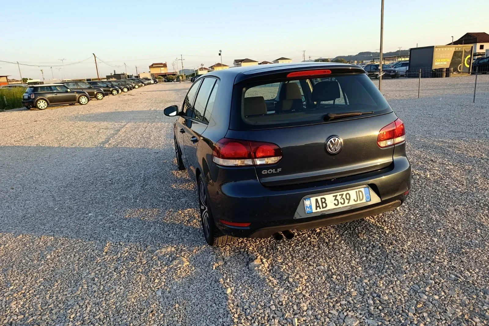 Huren Volkswagen Golf 6 Zwart 2014 in Tirana - 2 