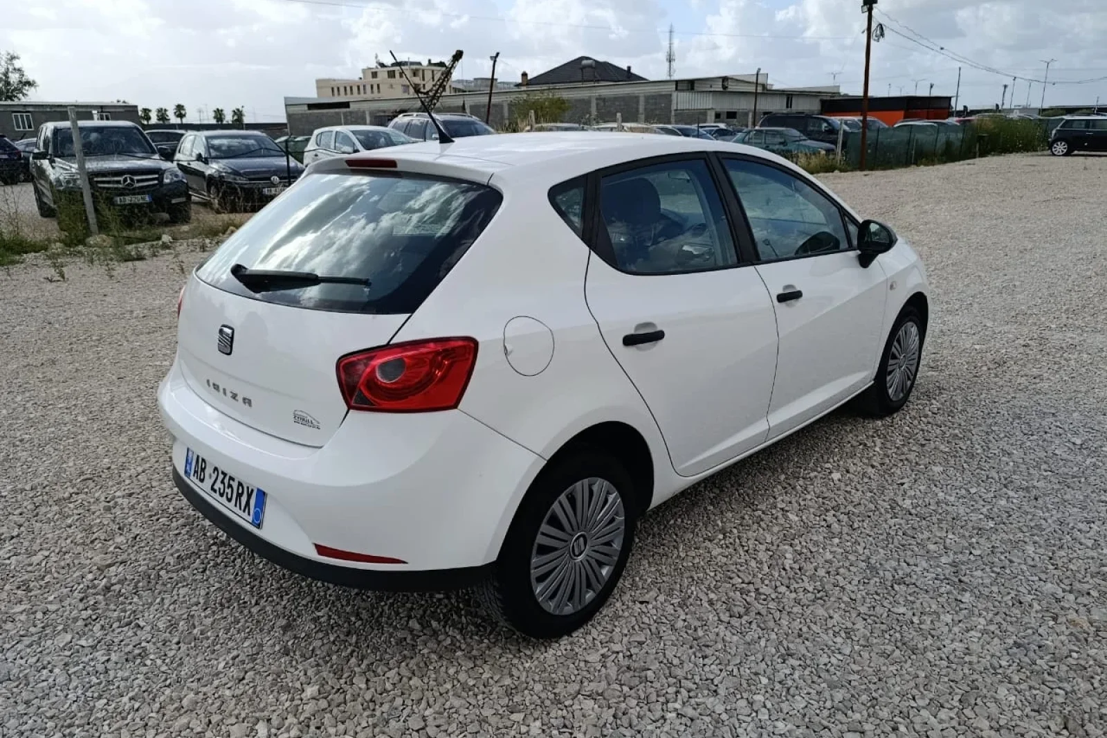 Affitto SEAT Ibiza  Bianco 2014 in Tirana - 4 