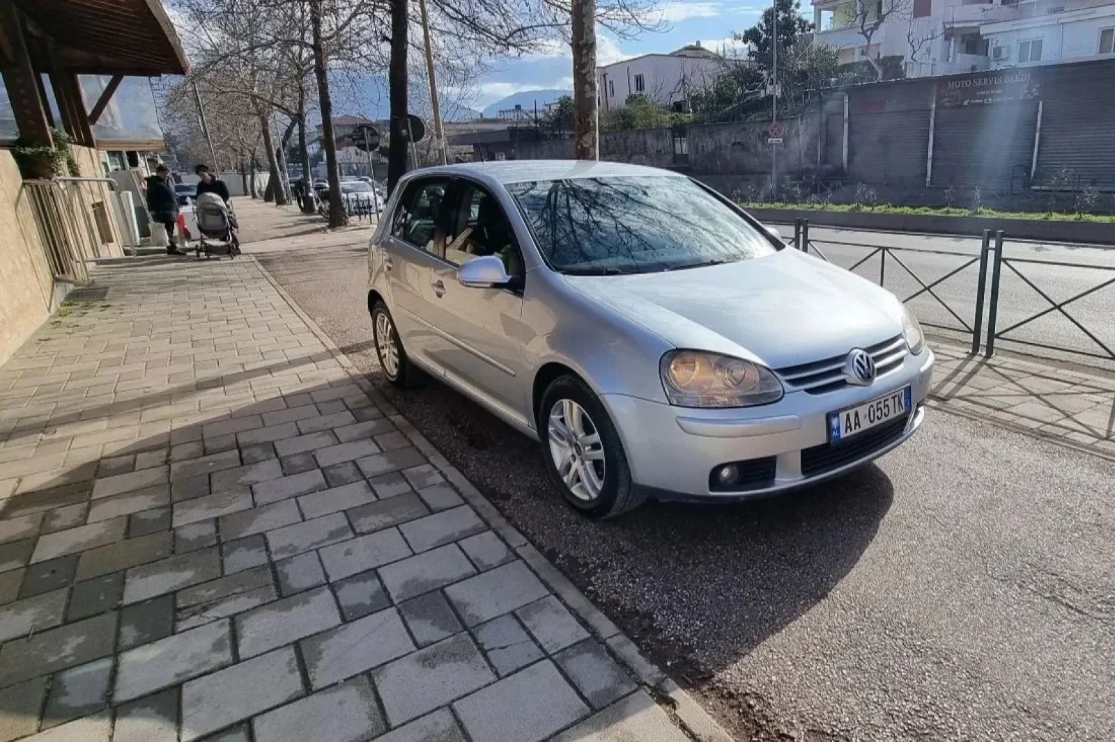 Rent Volkswagen Golf 5 Grey 2007 in Tirana - 4 