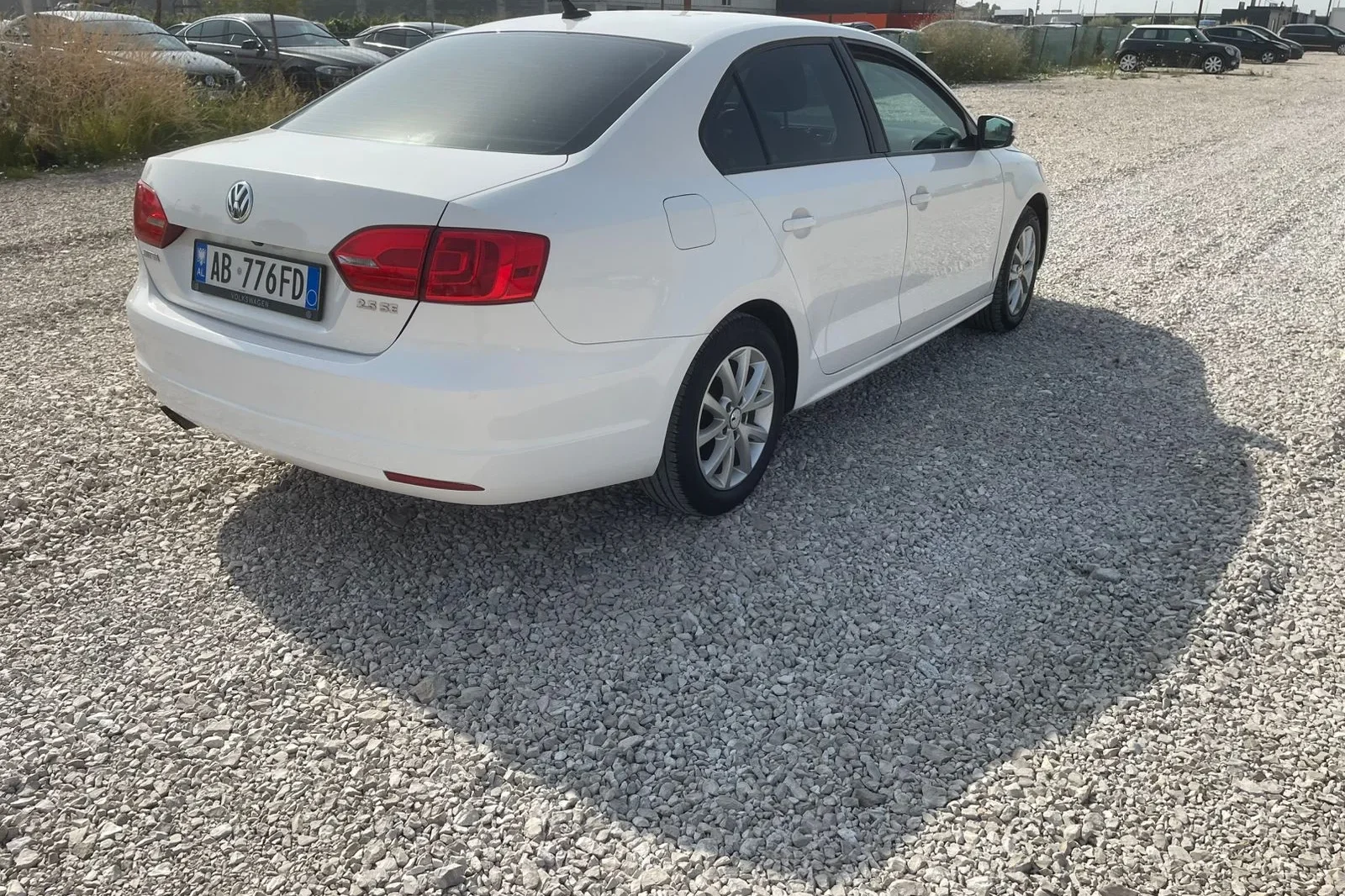 Rent Volkswagen Jetta  White 2014 in Tirana - 6 