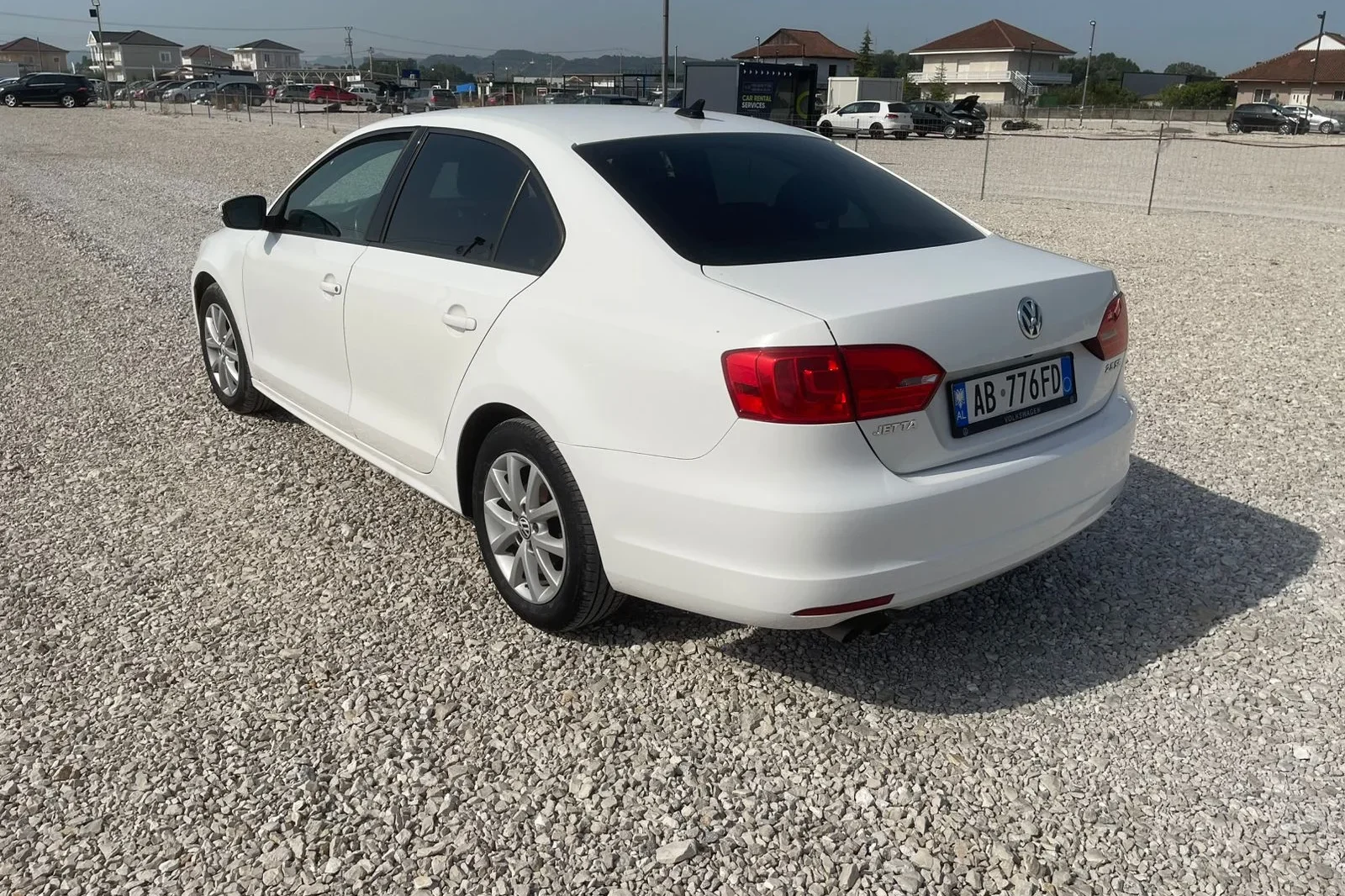 Rent Volkswagen Jetta  White 2014 in Tirana - 2 