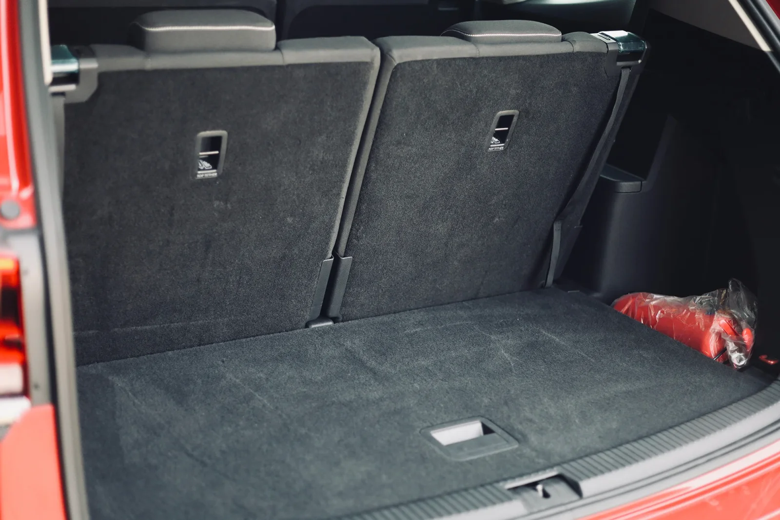 Rent Volkswagen Teramont  Red 2023 in Abu Dhabi - 10 