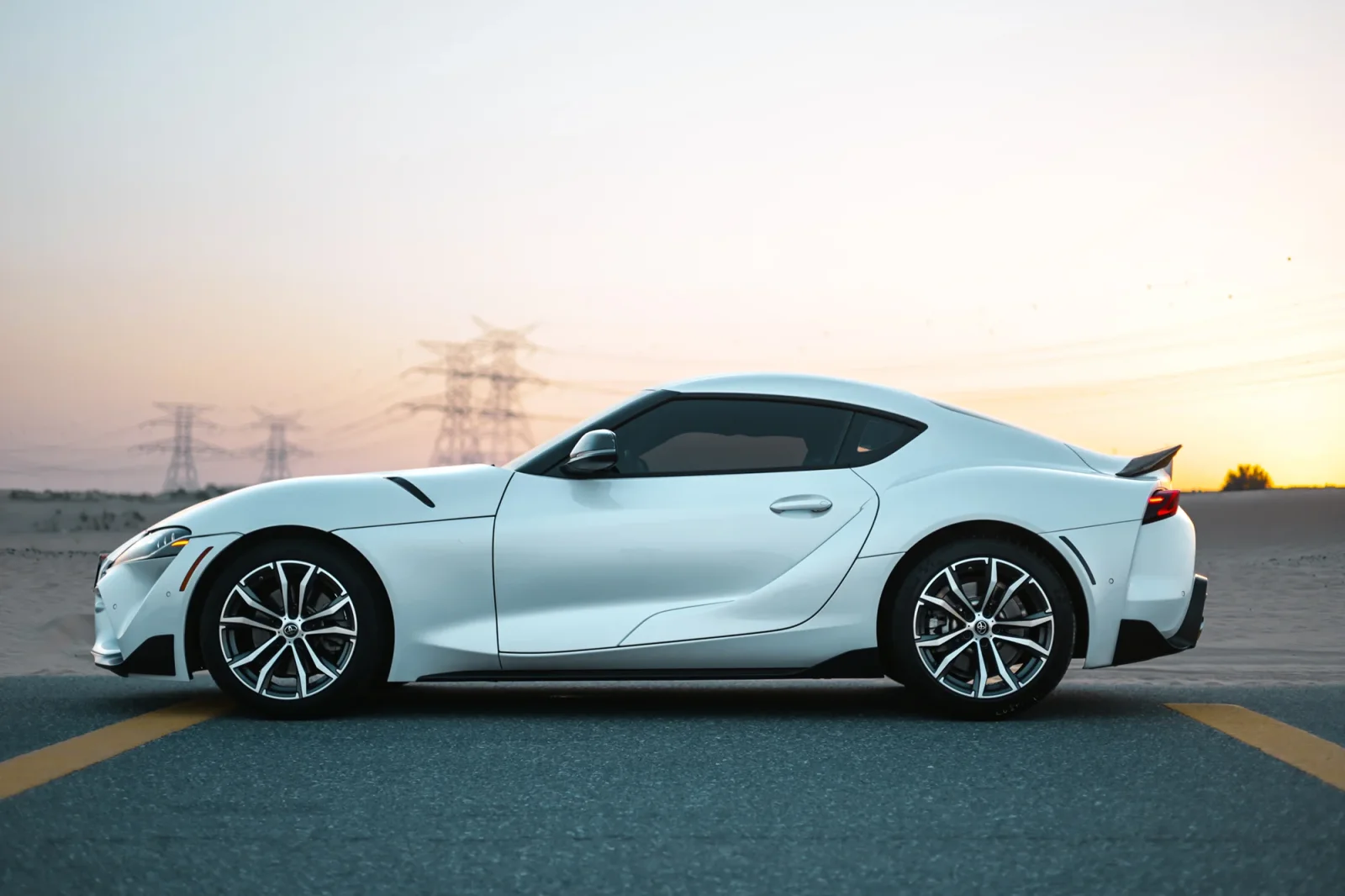 Loyer Toyota Supra  Blanc 2021 en Abou Dabi - 14 