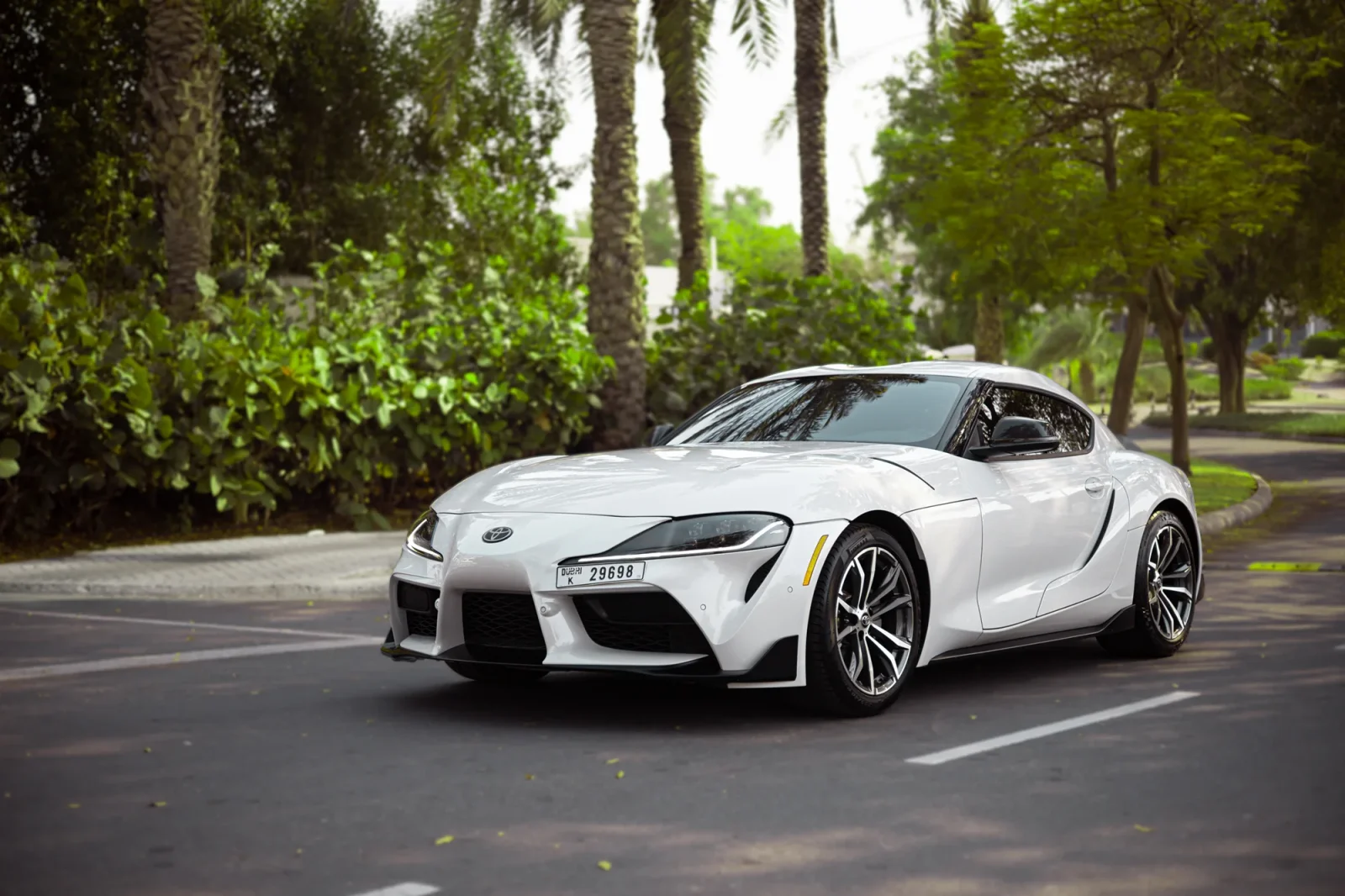 Loyer Toyota Supra  Blanc 2021 en Abou Dabi