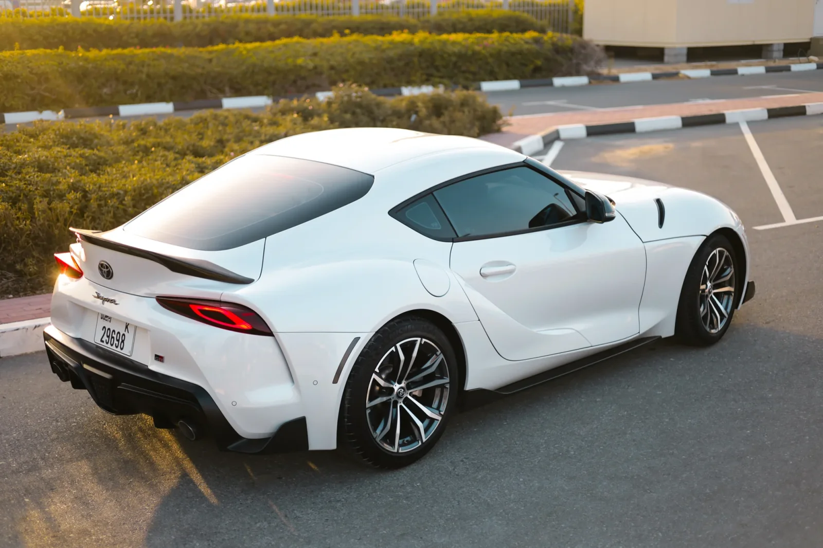 Loyer Toyota Supra  Blanc 2021 en Abou Dabi - 12 