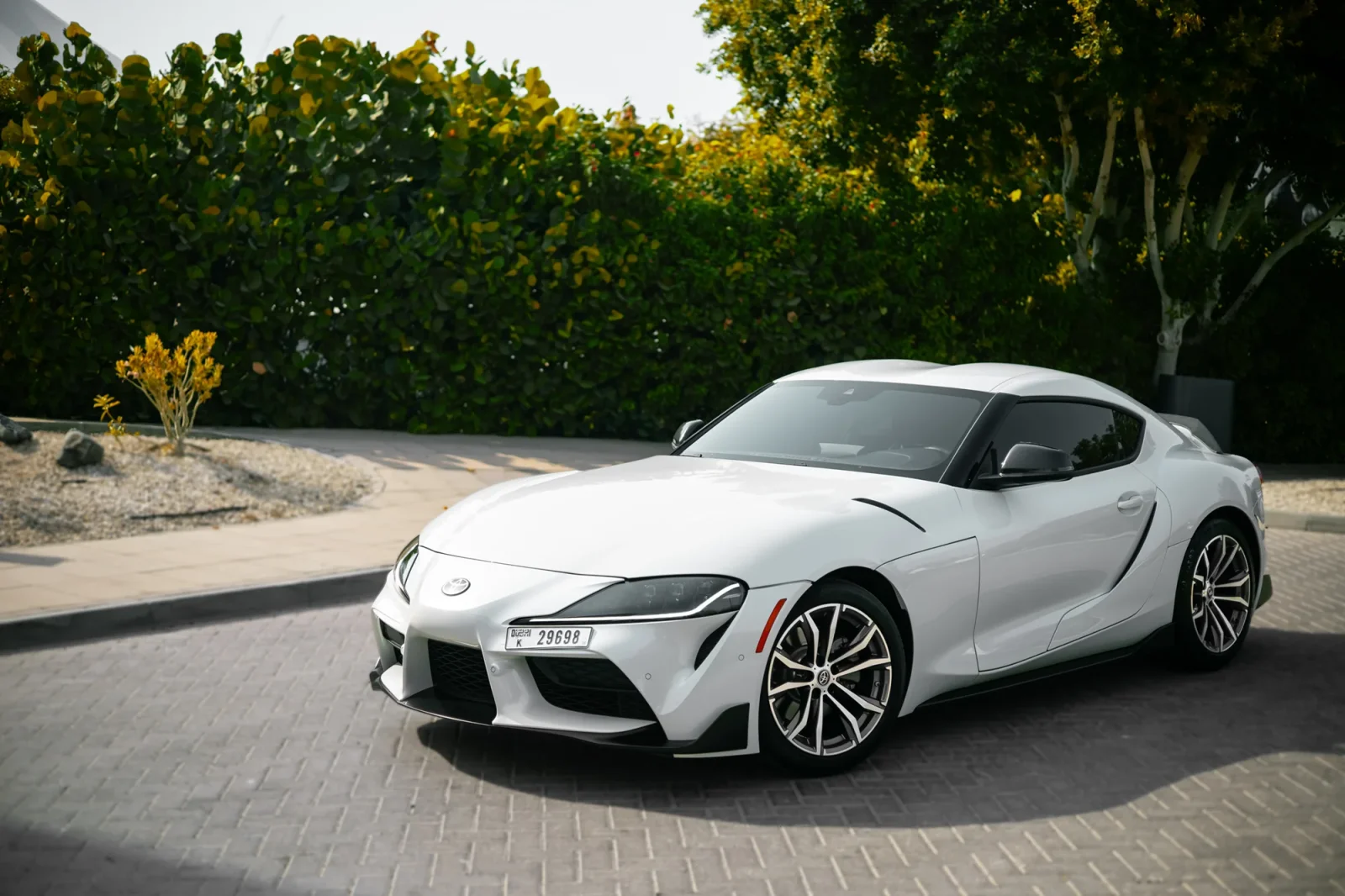 Loyer Toyota Supra  Blanc 2021 en Abou Dabi - 10 