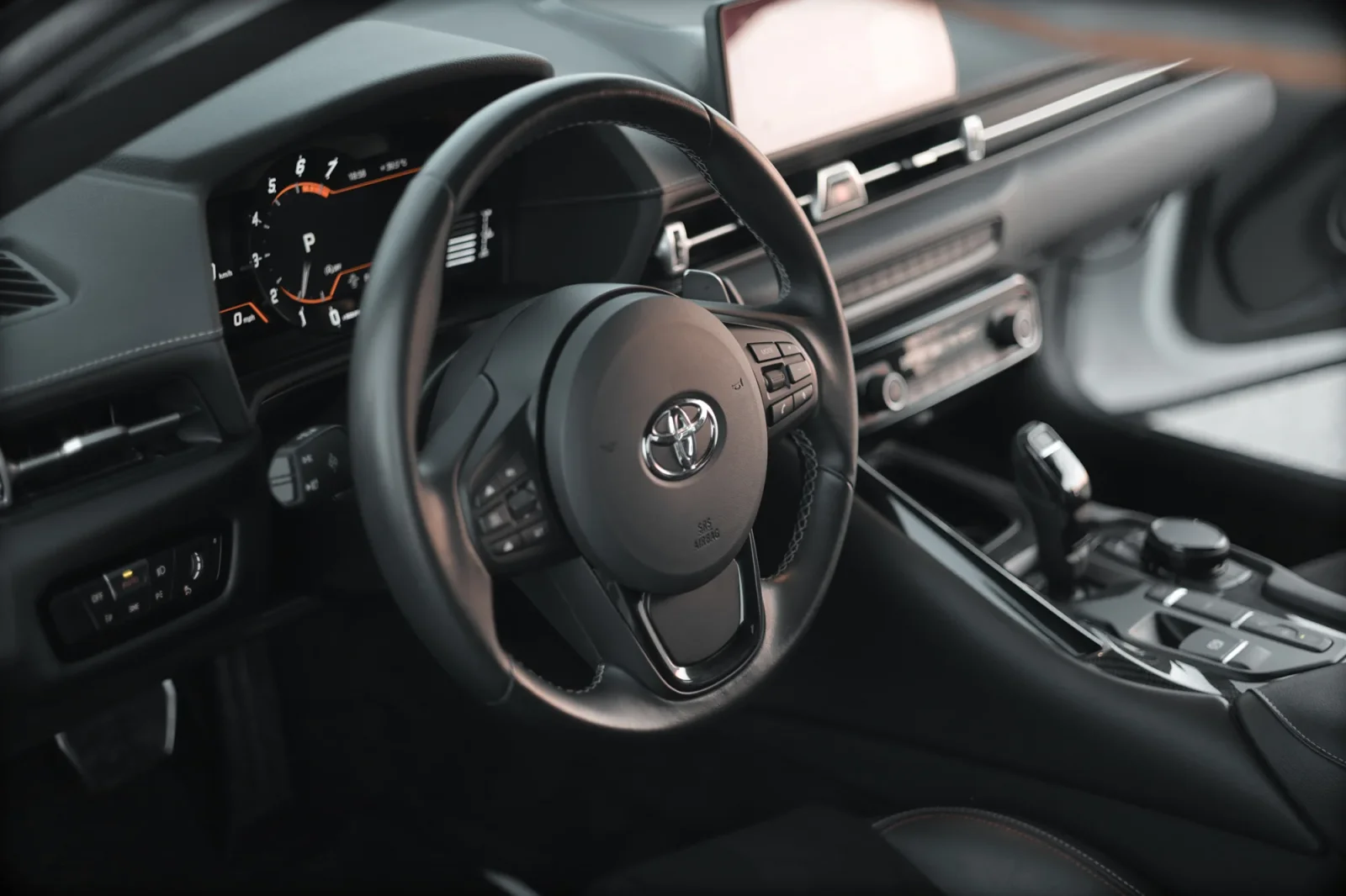 Loyer Toyota Supra  Blanc 2021 en Abou Dabi - 5 