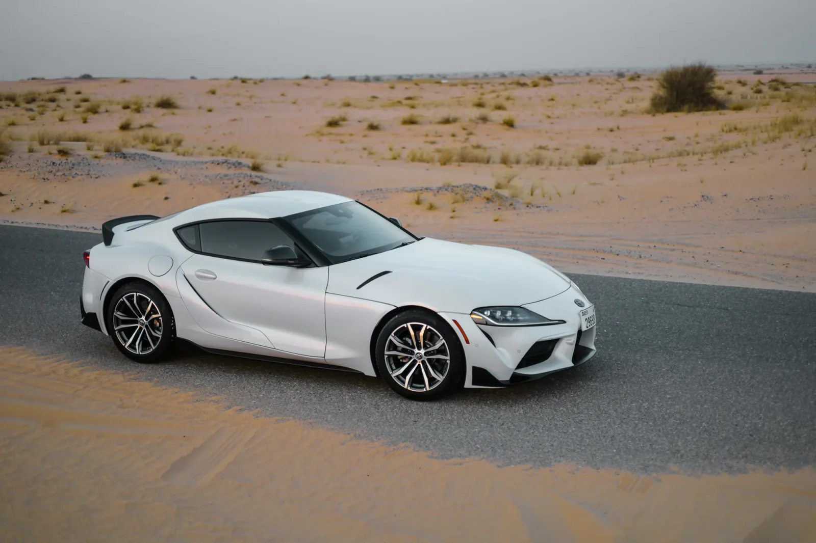 Loyer Toyota Supra  Blanc 2021 en Abou Dabi - 16 