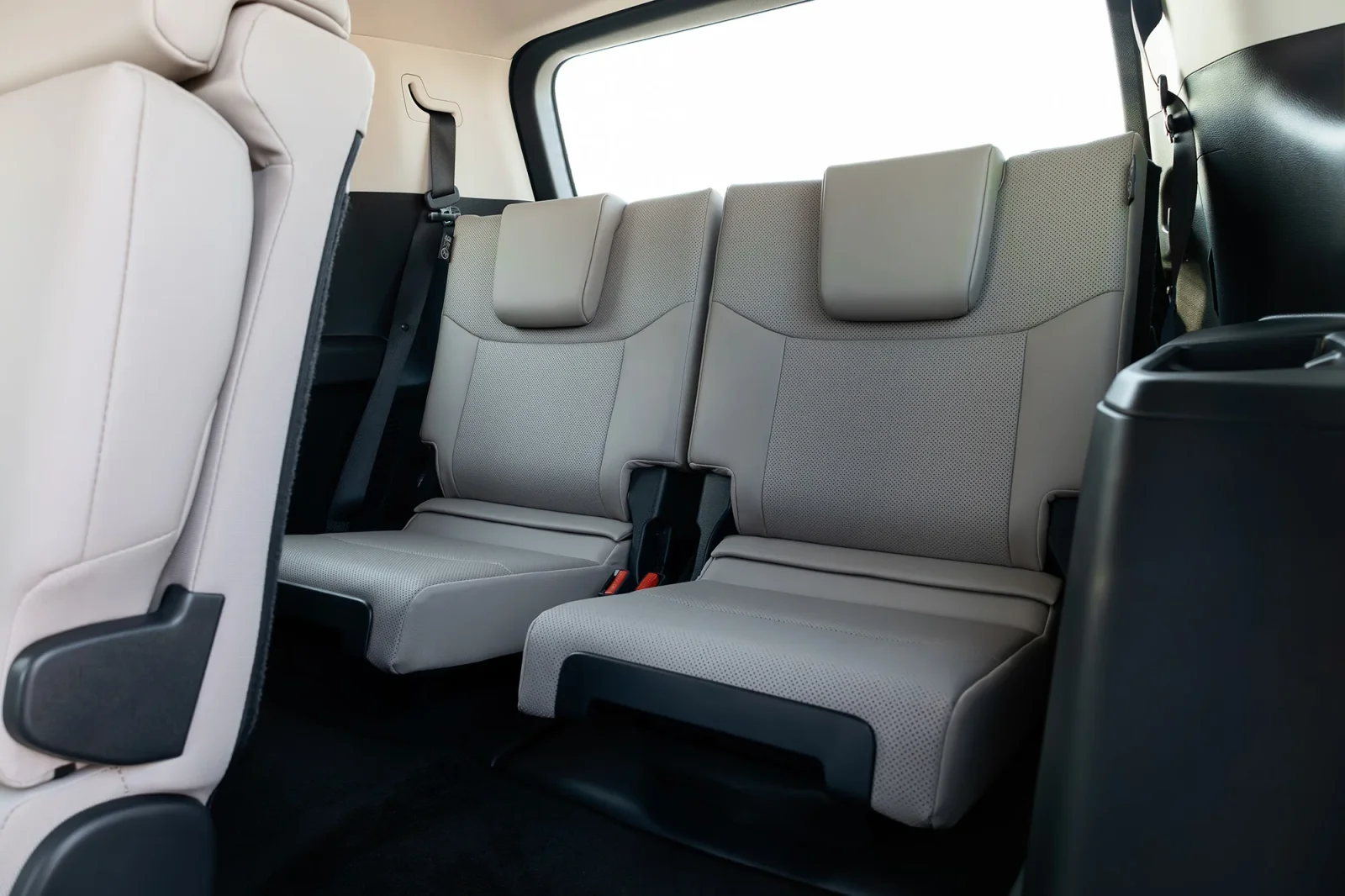 Rent Toyota Land Cruiser Prado 250 Grey 2025 in Abu Dhabi - 5 