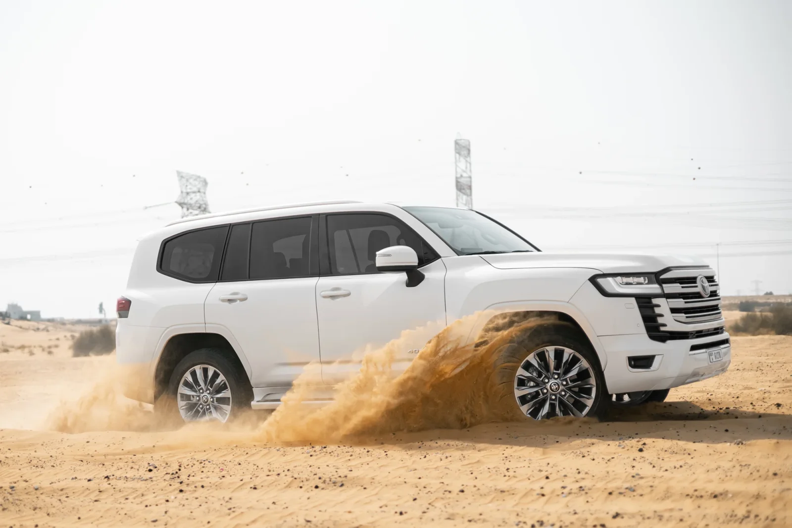 Rent Toyota Land Cruiser 300 White 2023 in Abu Dhabi - 11 