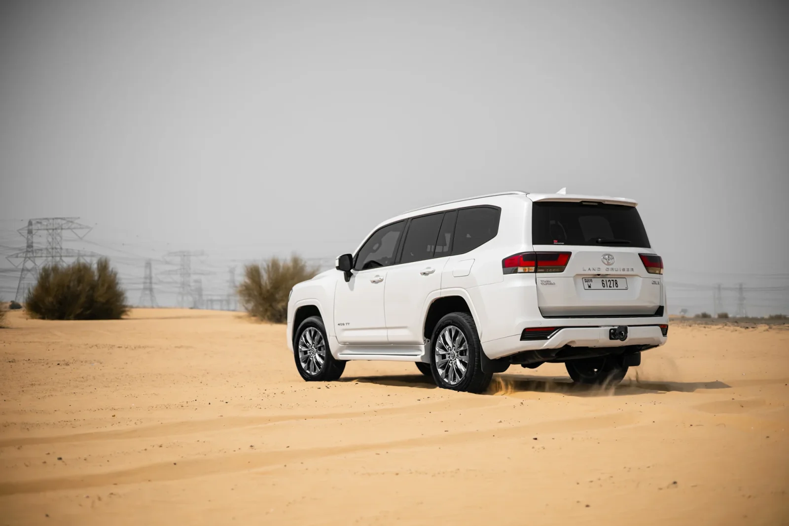 Rent Toyota Land Cruiser 300 White 2023 in Abu Dhabi - 14 