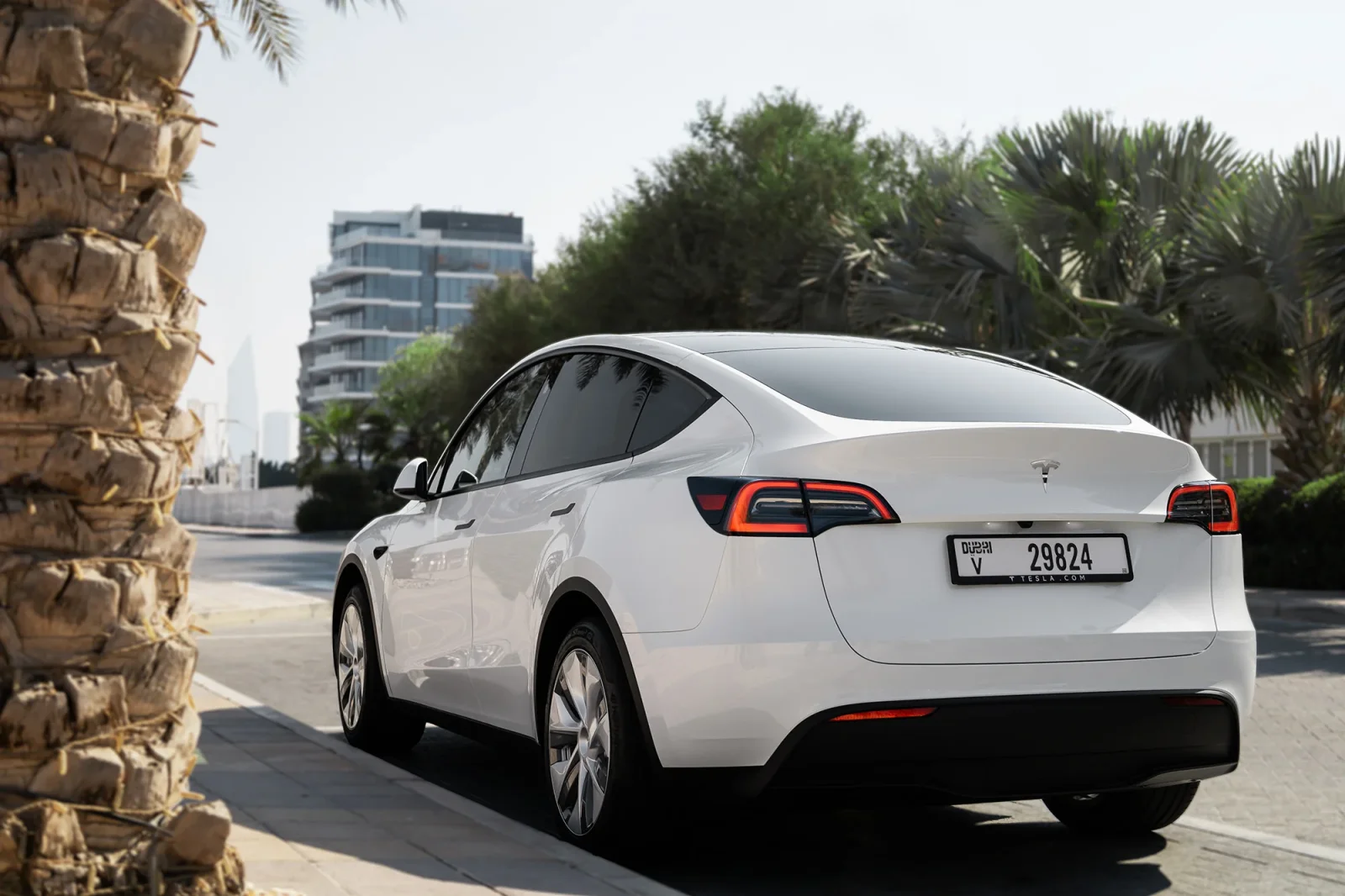 Rent Tesla Model Y  White 2024 in Abu Dhabi - 12 