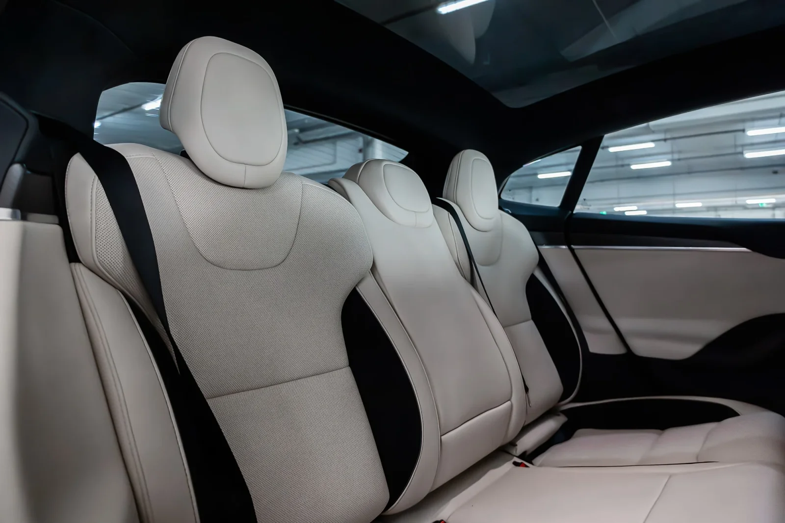 Rent Tesla Model S Plaid Black 2024 in Abu Dhabi - 5 