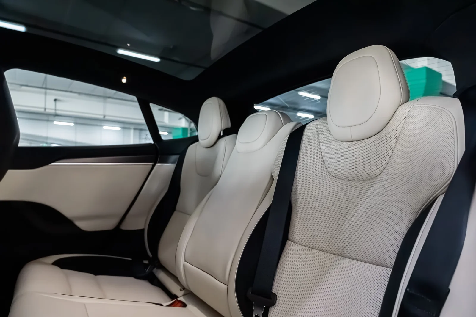 Rent Tesla Model S Plaid Black 2024 in Abu Dhabi - 7 