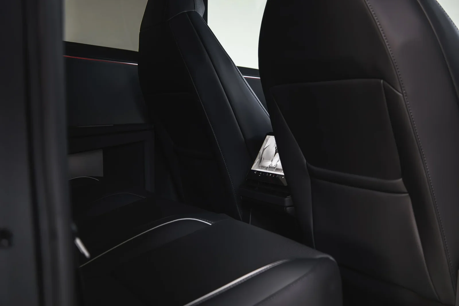 Rent Tesla Cybertruck  Silver 2024 in Abu Dhabi - 7 