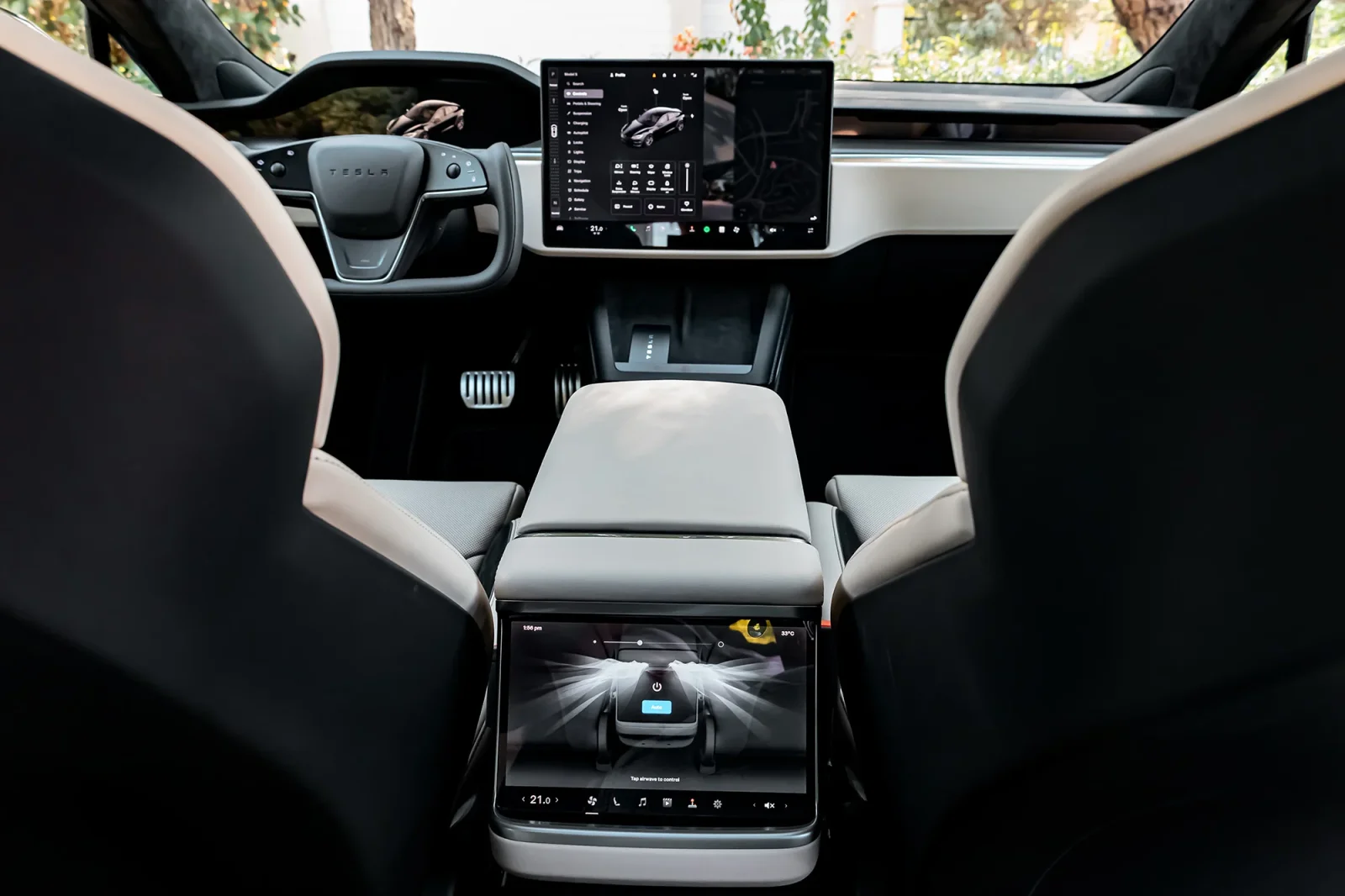 Rent Tesla Model S Plaid Black 2024 in Abu Dhabi - 6 