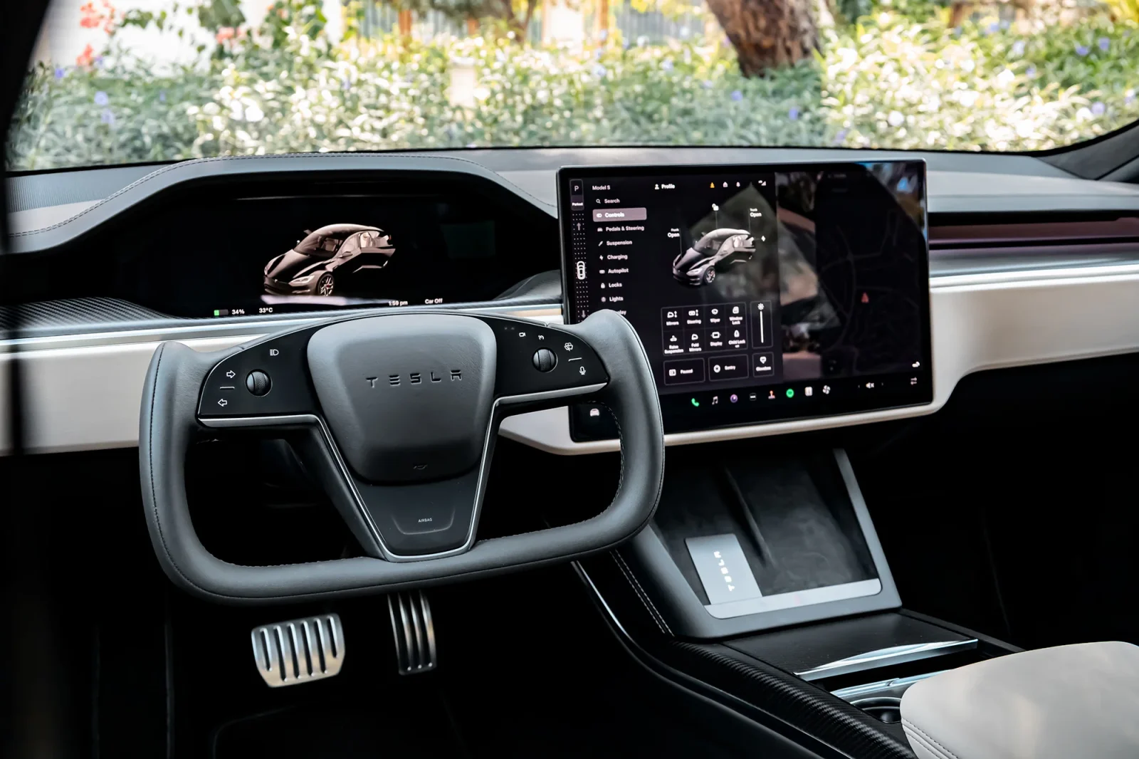 Rent Tesla Model S Plaid Black 2024 in Abu Dhabi - 5 