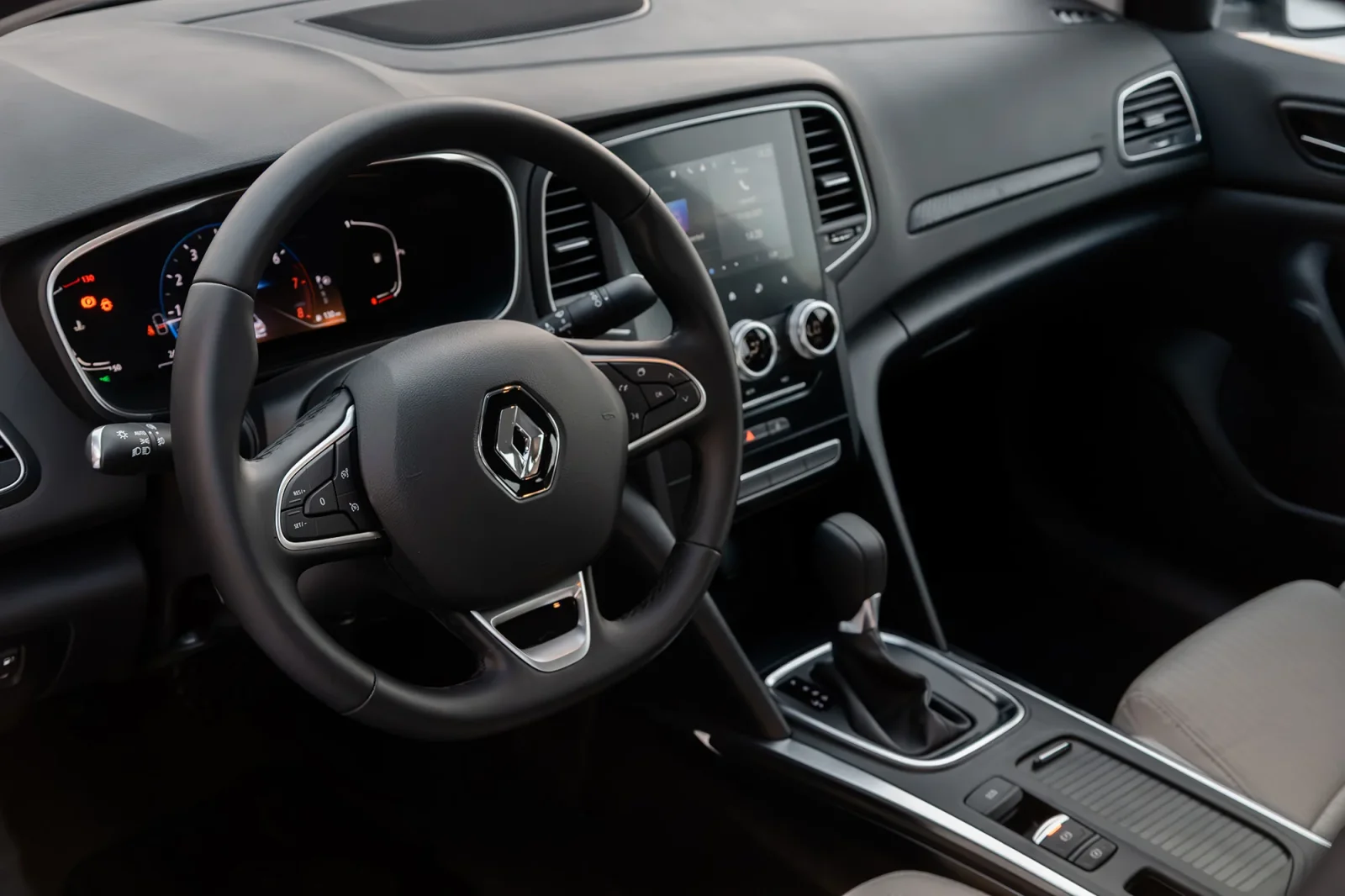 Rent Renault Megane  Blue 2025 in Abu Dhabi - 5 