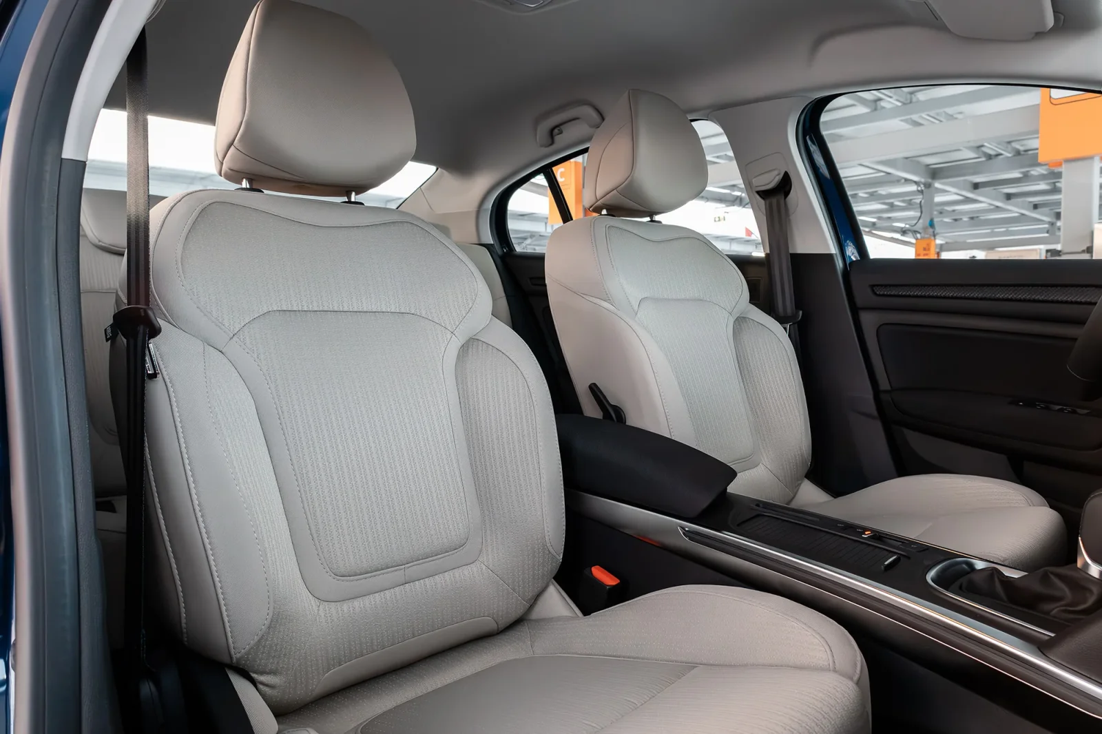 Rent Renault Megane  Blue 2025 in Abu Dhabi - 7 