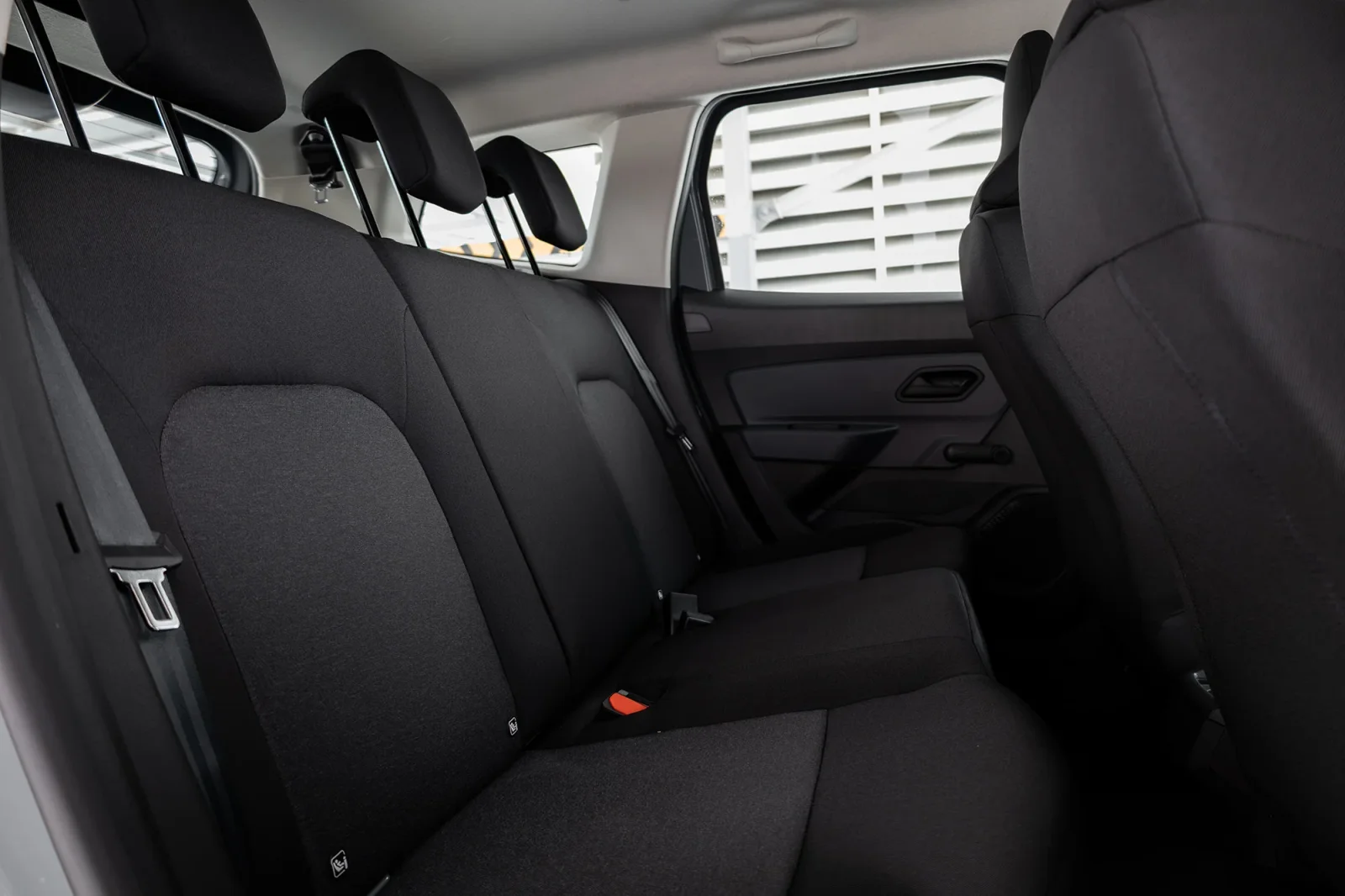 Rent Renault Duster  Grey 2025 in Abu Dhabi - 8 