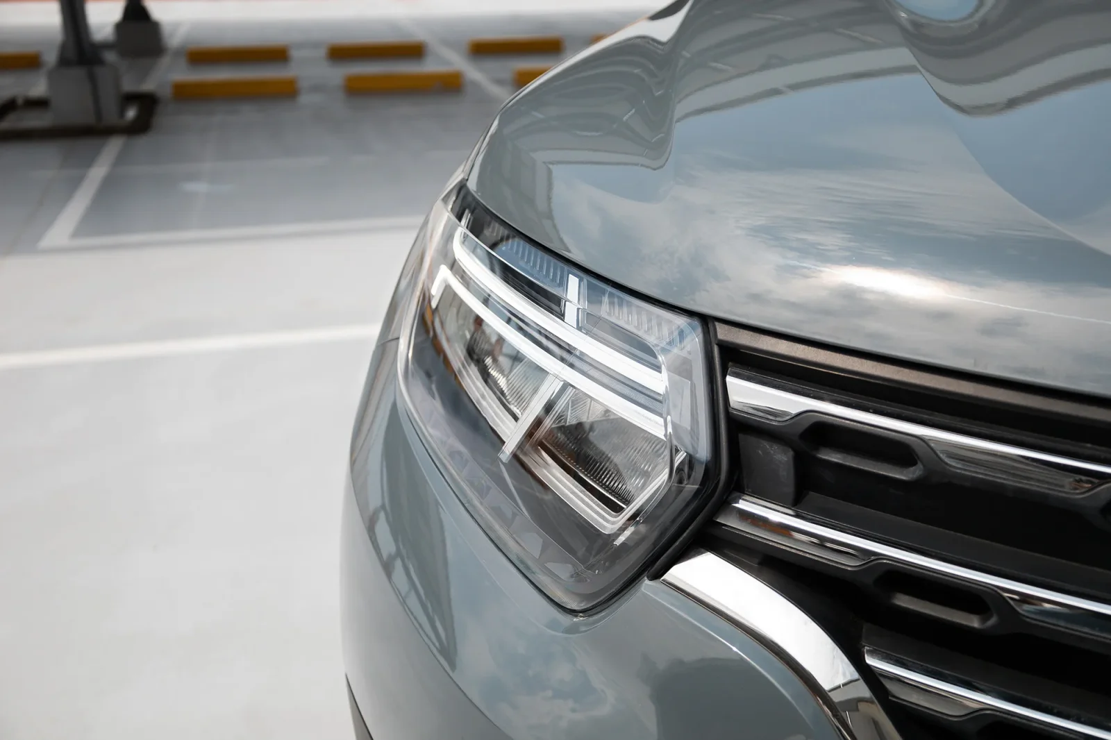 Rent Renault Duster  Grey 2025 in Abu Dhabi - 11 