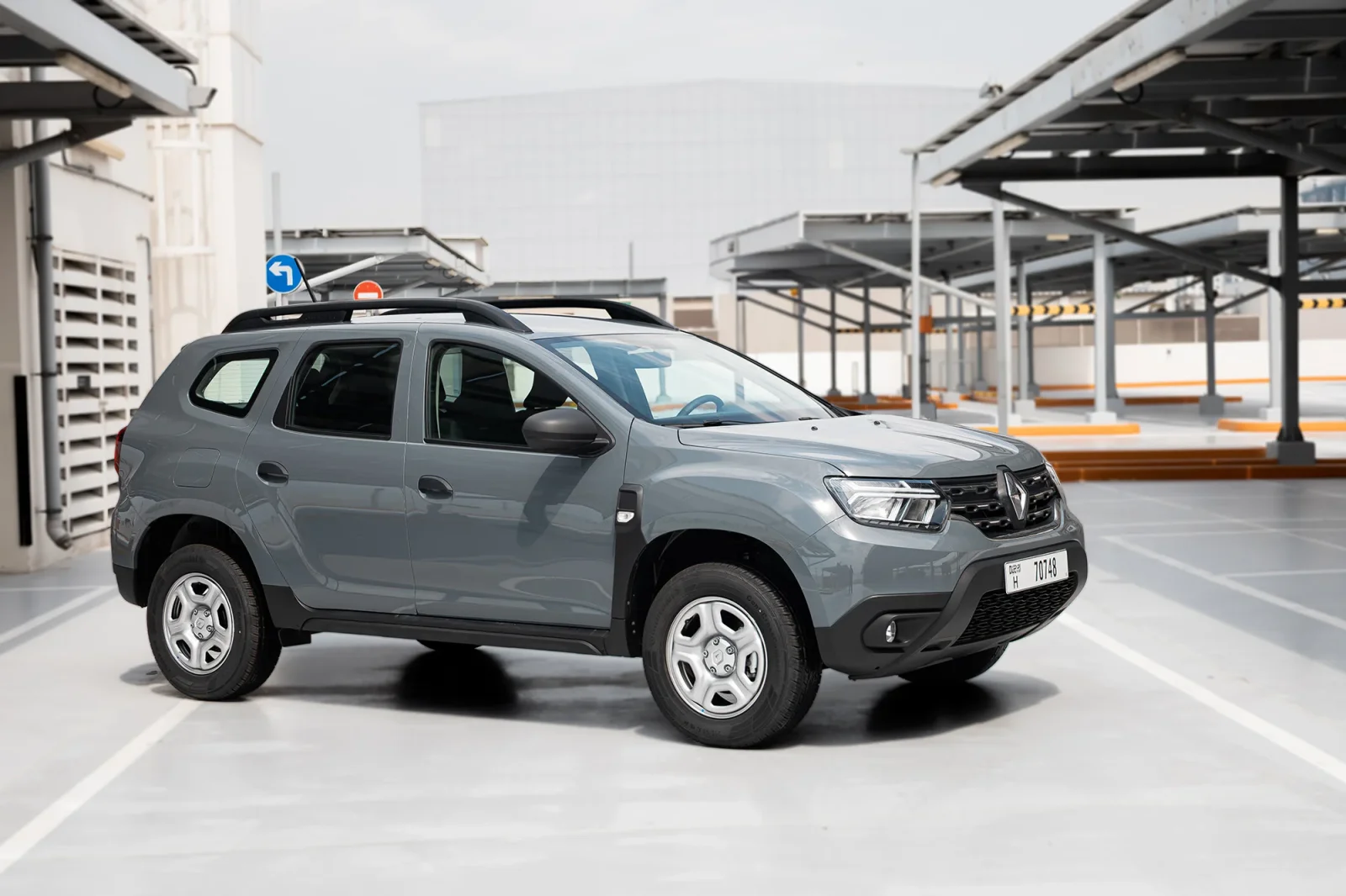 Rent Renault Duster  Grey 2025 in Abu Dhabi - 9 