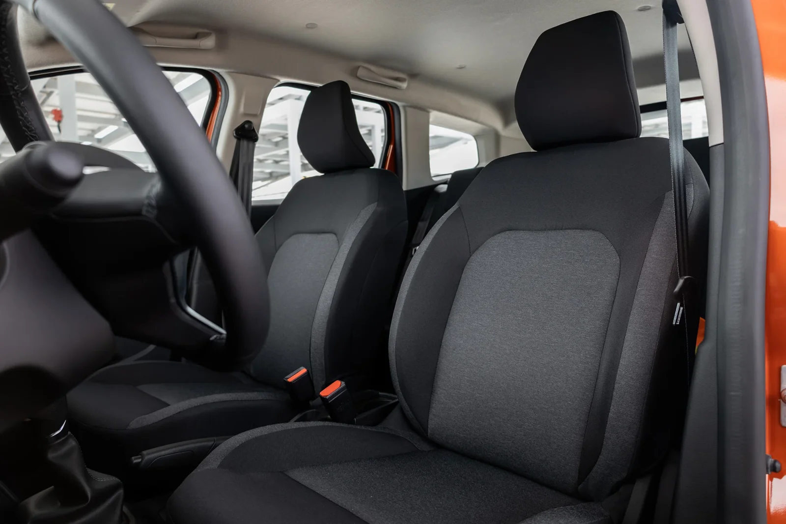 Rent Renault Duster  Orange 2025 in Abu Dhabi - 6 