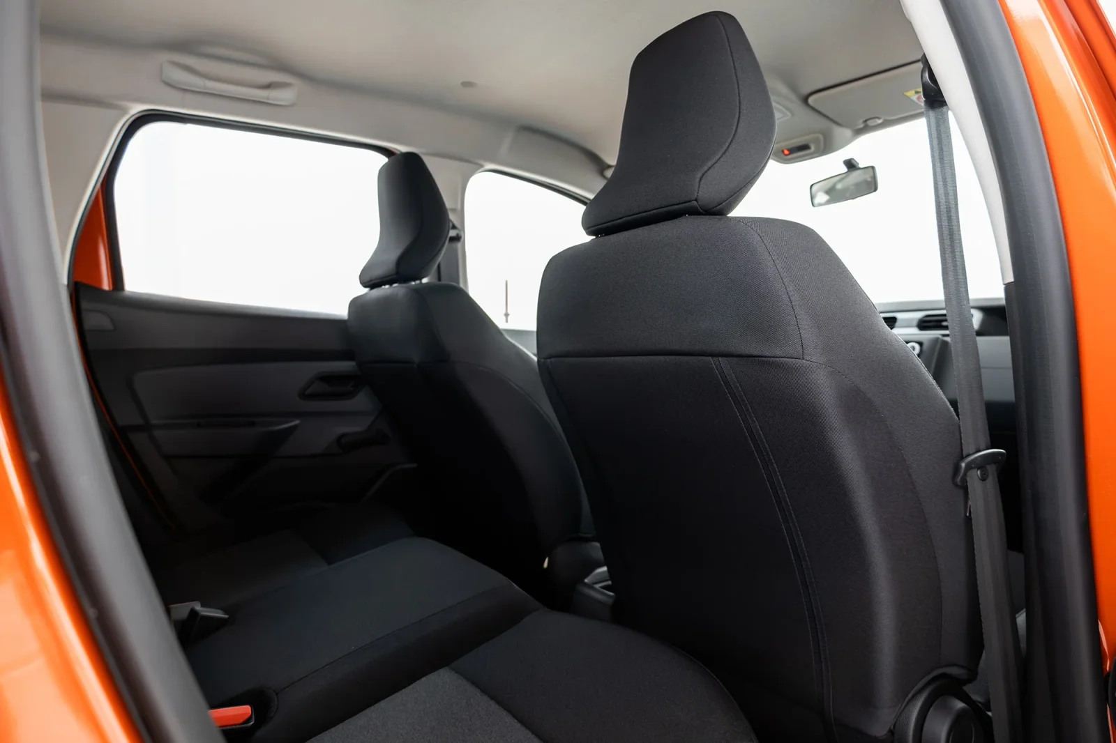 Rent Renault Duster  Orange 2025 in Abu Dhabi - 7 