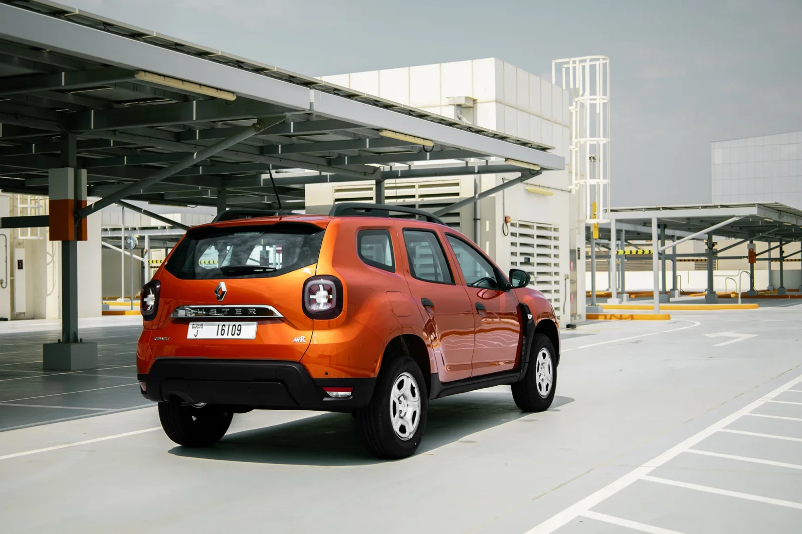 Rent Renault Duster  Orange 2025 in Abu Dhabi - 10 