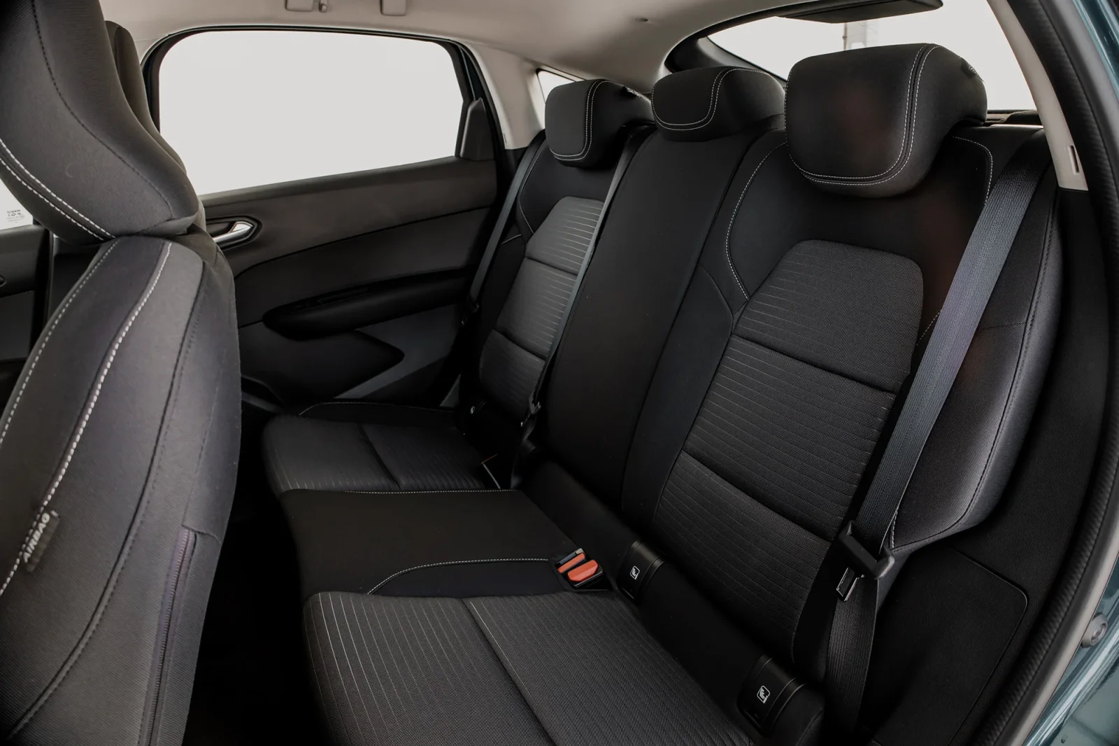 Rent Renault Arkana  Blue 2025 in Abu Dhabi - 6 