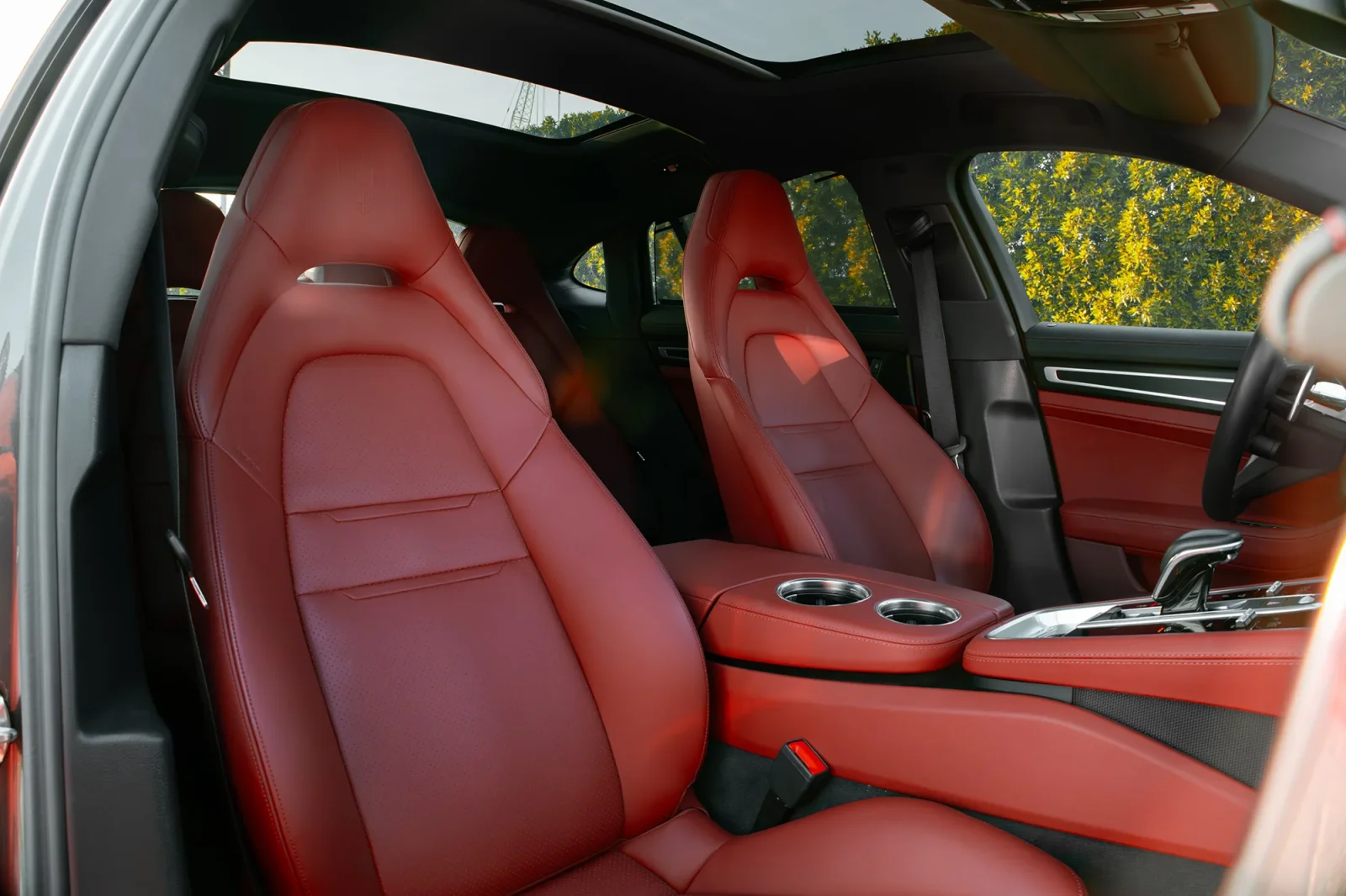 Rent Porsche Panamera  Grey 2023 in Abu Dhabi - 12 