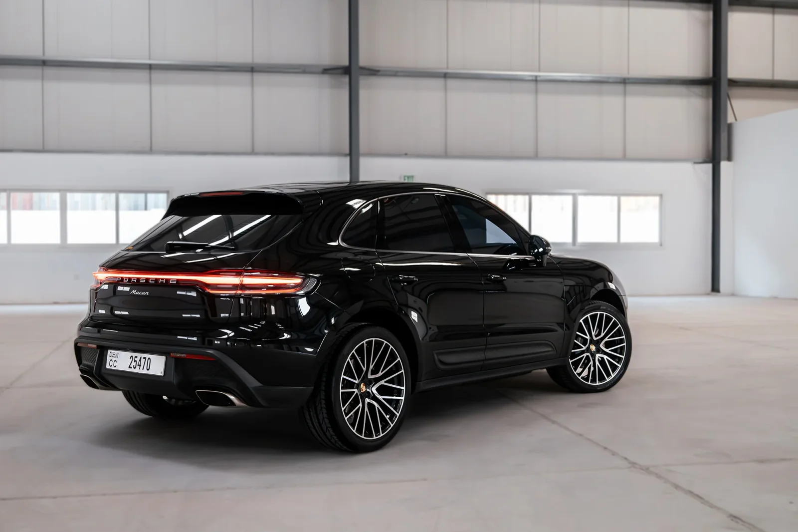 Affitto Porsche Macan  Nero 2024 in Abu Dhabi - 13 