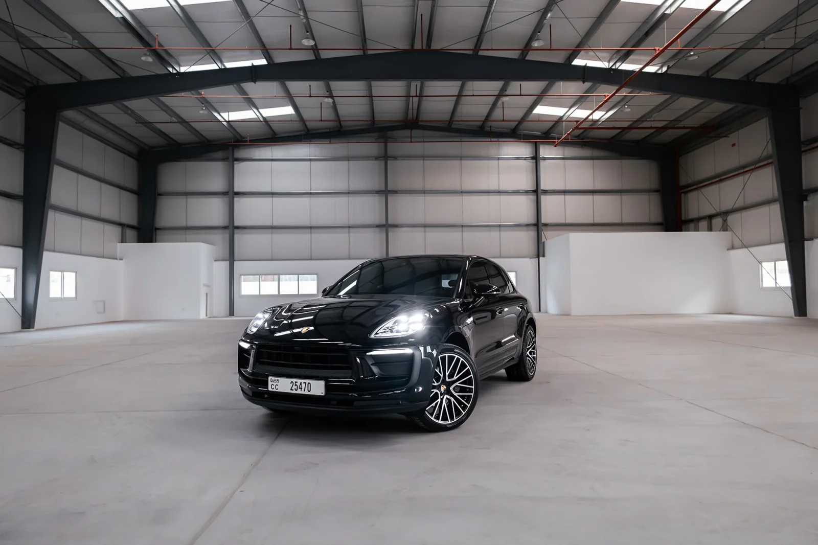 Affitto Porsche Macan  Nero 2024 in Abu Dhabi - 12 