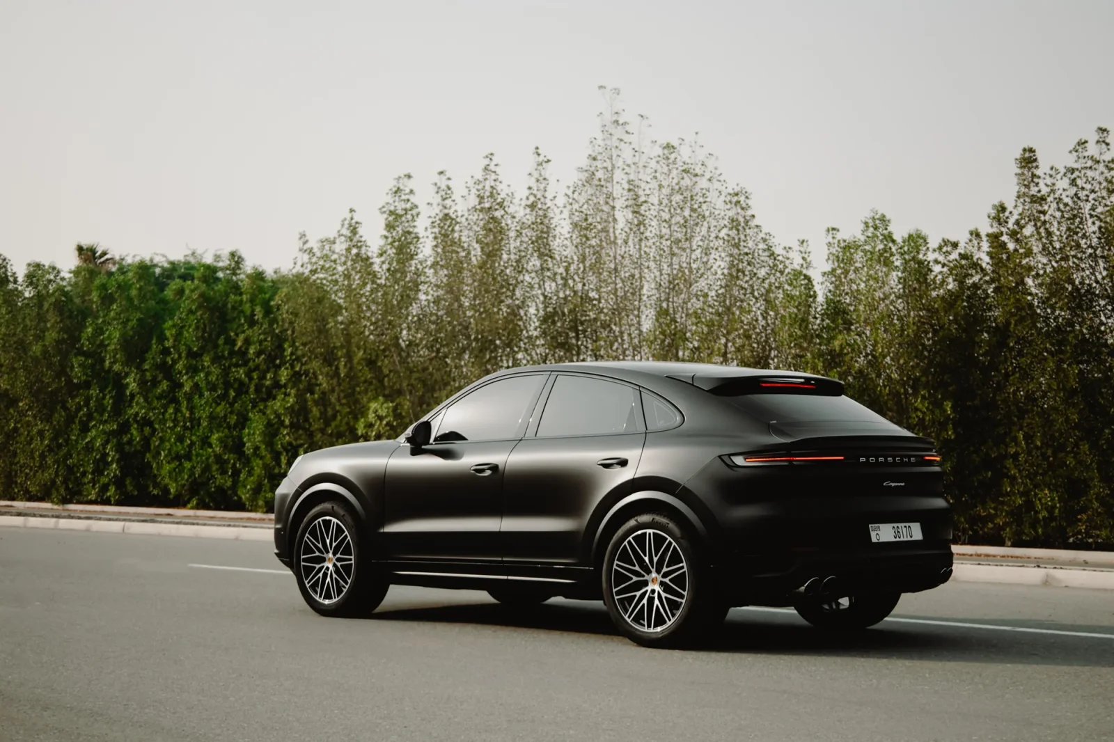 Alquiler Porsche Cayenne  Negro 2024 en Abu Dabi - 16 