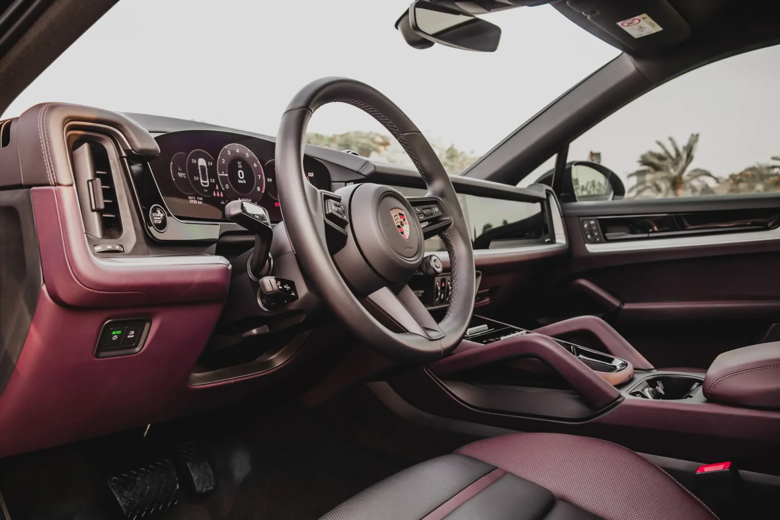 Alquiler Porsche Cayenne  Negro 2024 en Abu Dabi - 5 