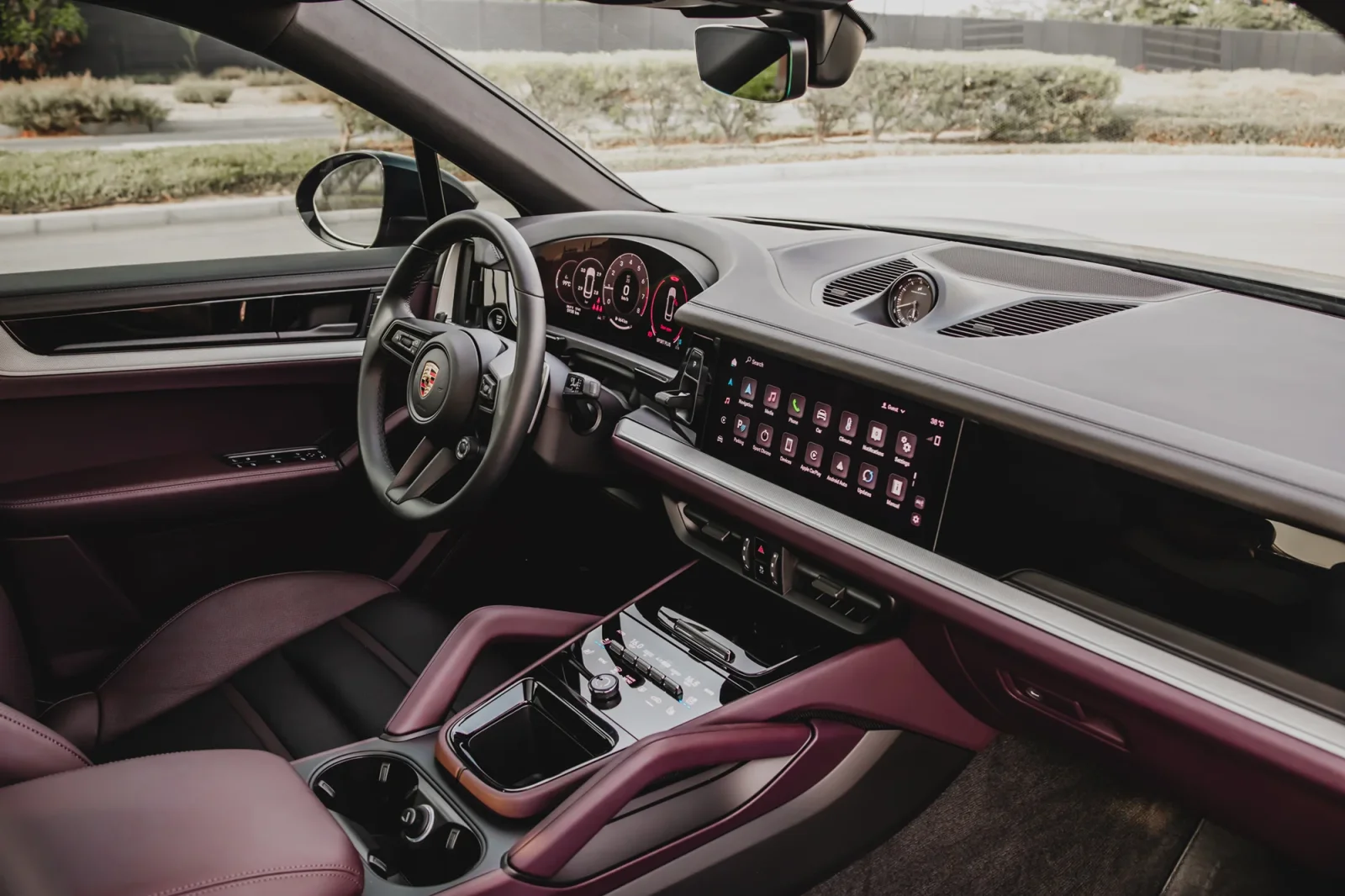 Alquiler Porsche Cayenne  Negro 2024 en Abu Dabi - 3 