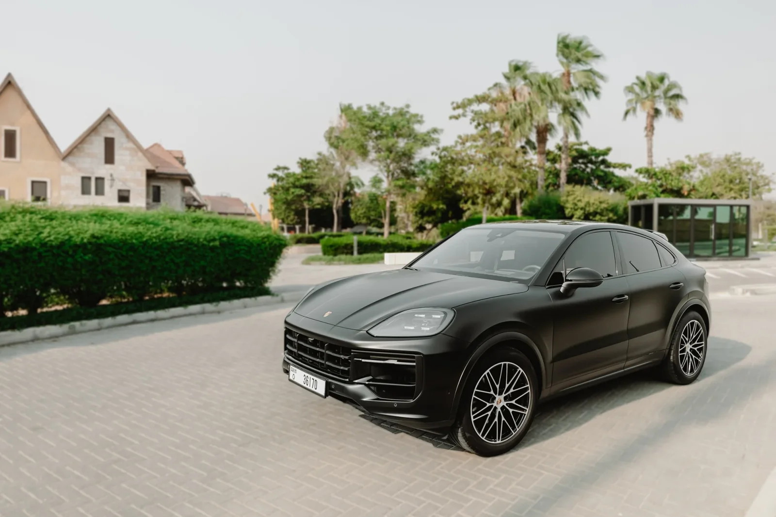 Alquiler Porsche Cayenne  Negro 2024 en Abu Dabi - 9 