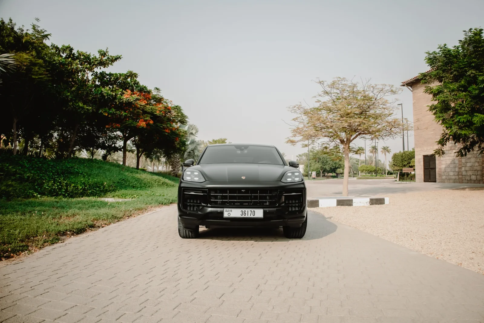 Alquiler Porsche Cayenne  Negro 2024 en Abu Dabi - 10 
