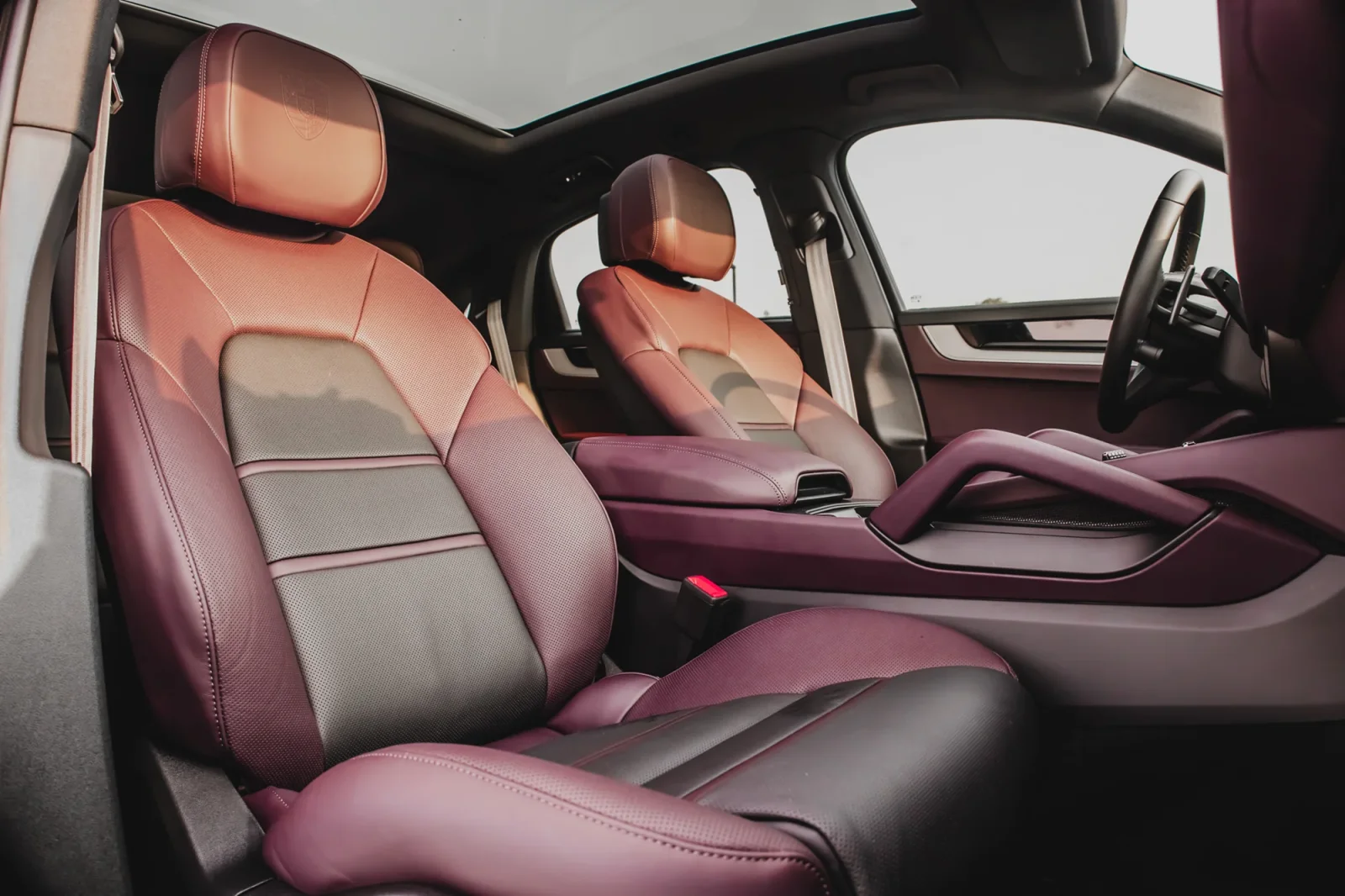 Alquiler Porsche Cayenne  Negro 2024 en Abu Dabi - 6 