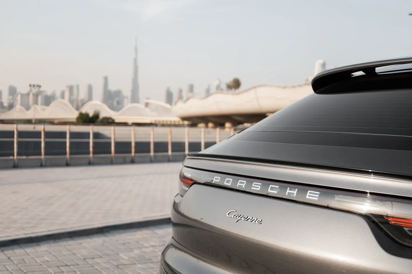 Affitto Porsche Cayenne  Grigio 2023 in Abu Dhabi - 10 