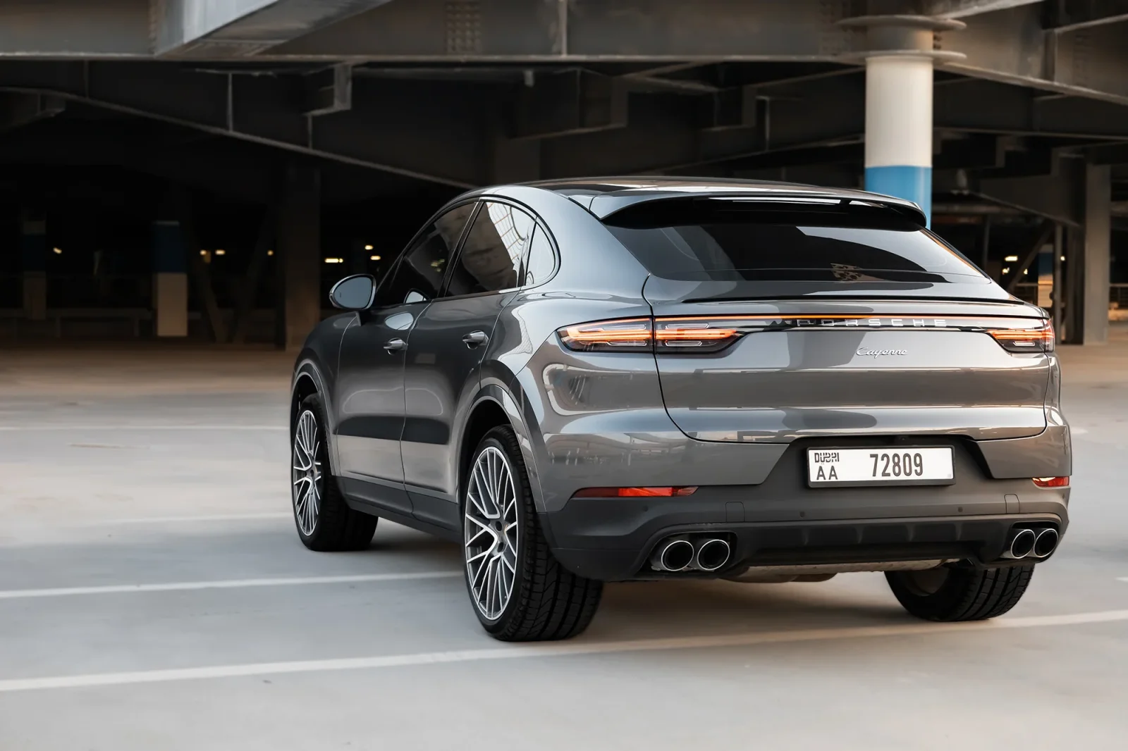 Affitto Porsche Cayenne  Grigio 2023 in Abu Dhabi - 12 
