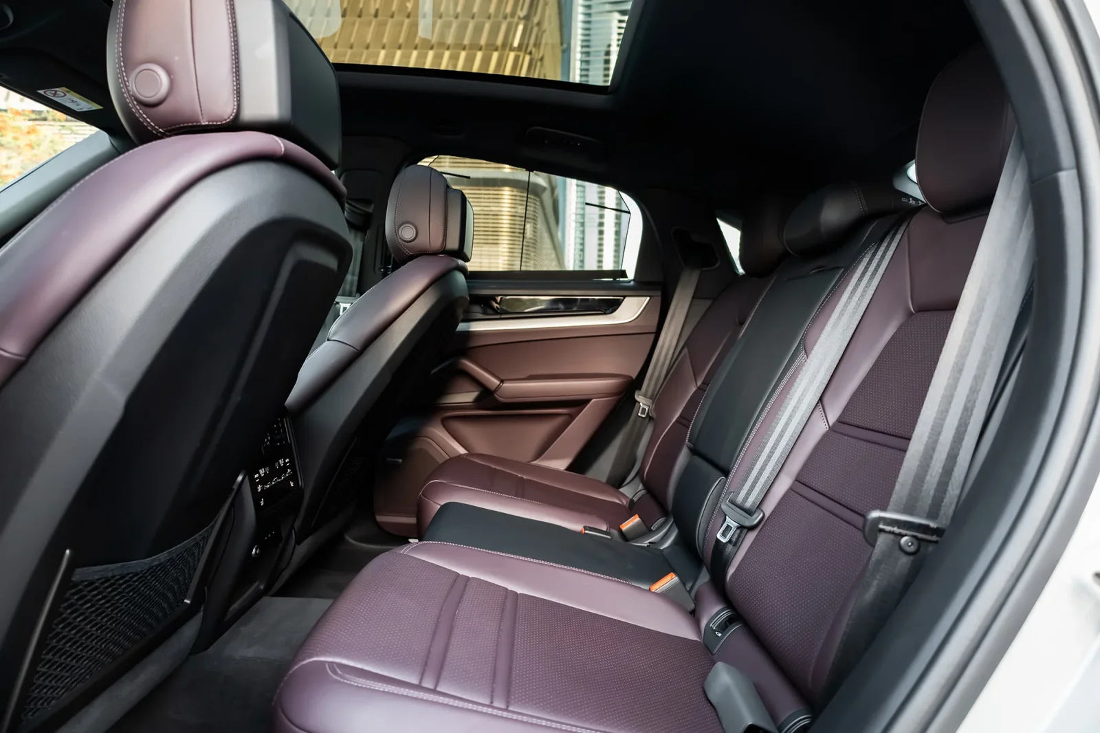 Loyer Porsche Cayenne Coupe  Gris 2024 en Abou Dabi - 6 